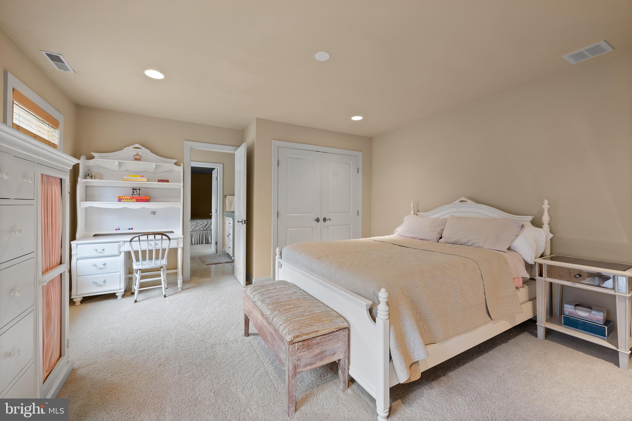 LEOPARD LAKES - Residential