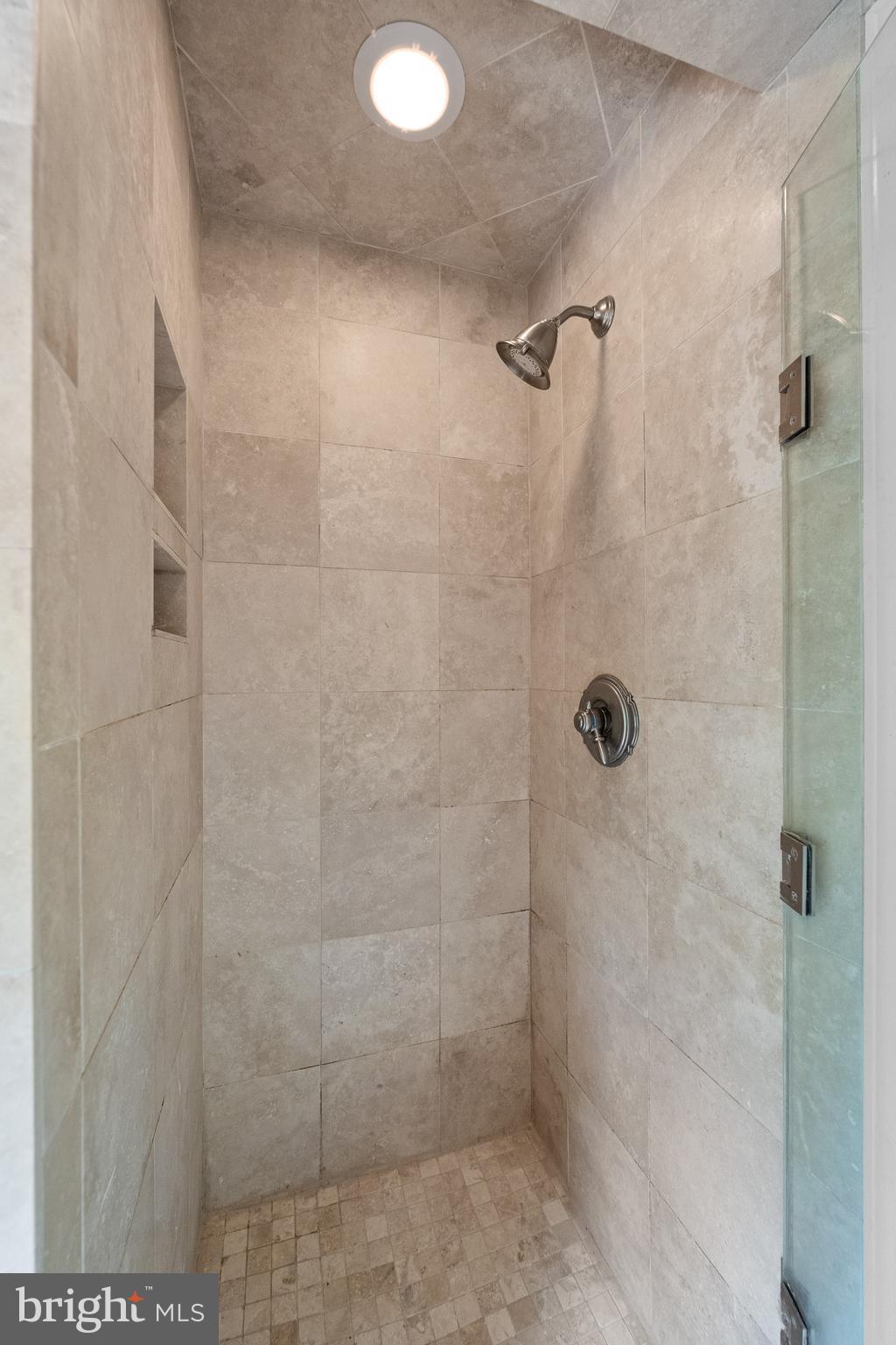 LEOPARD LAKES - Residential