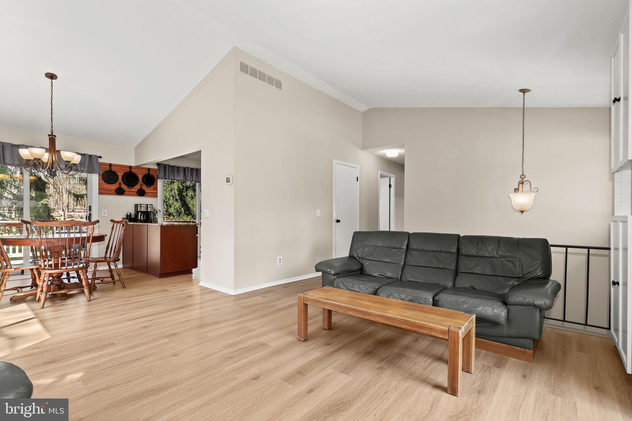 OAKLAND MILLS - Residential