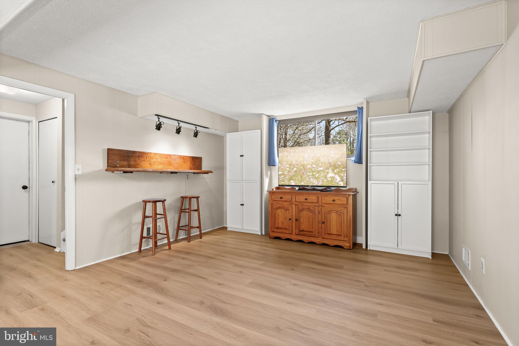 OAKLAND MILLS - Residential