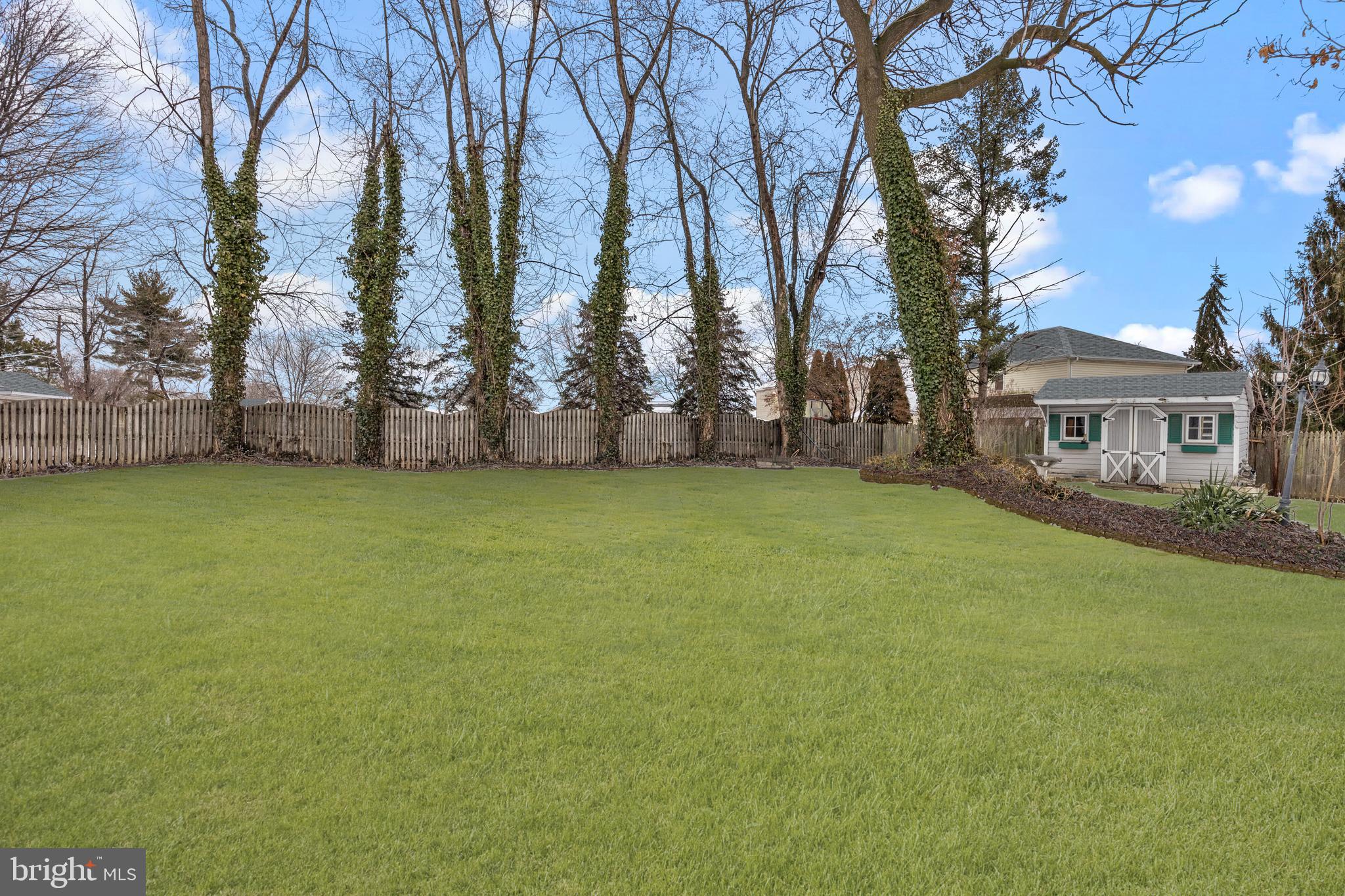 HEDGEROW WOODS - Residential