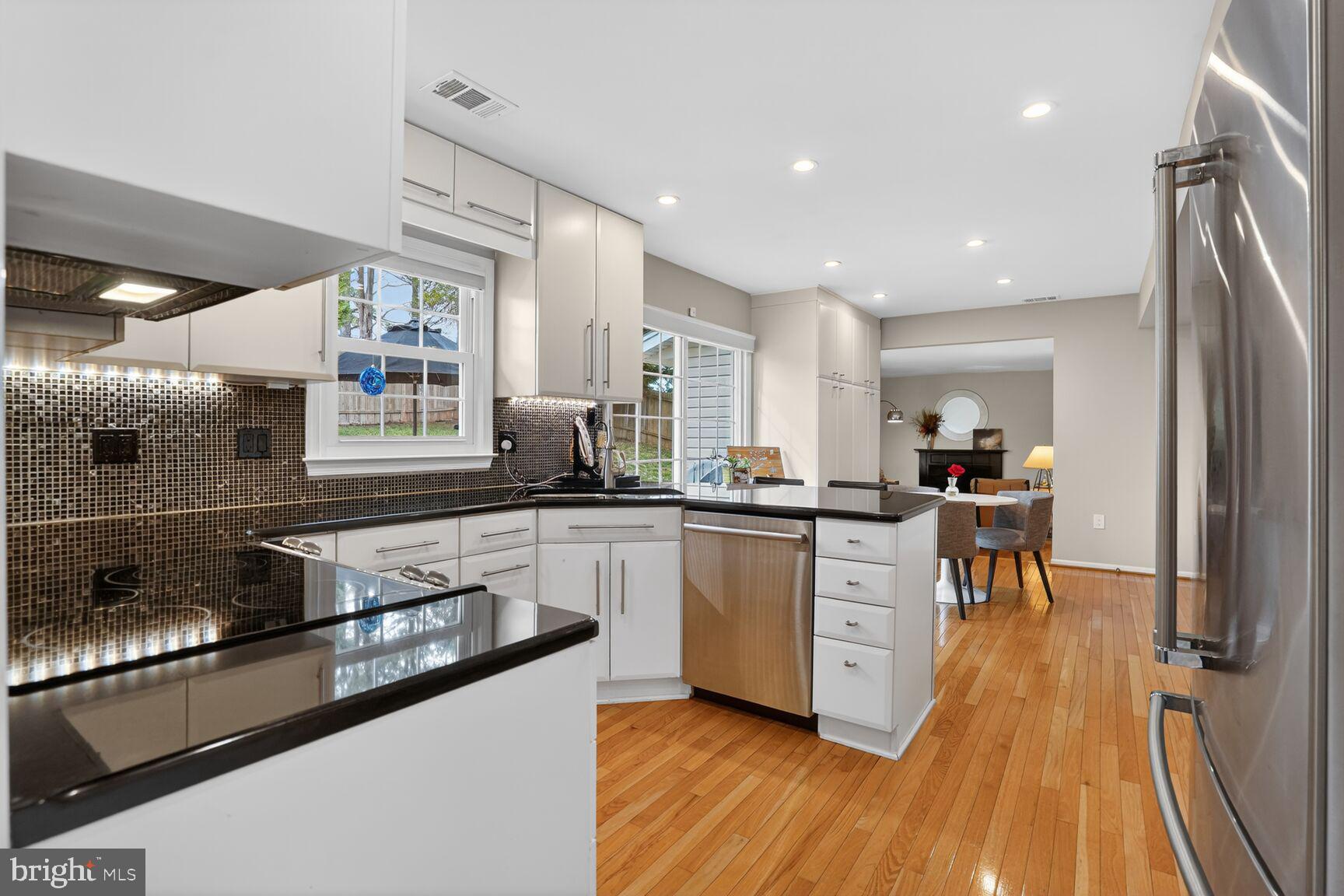 CRESTBROOK - Residential