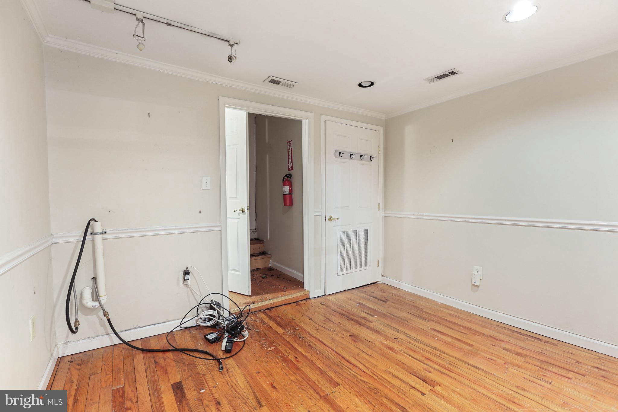 FEDERAL HILL HISTORIC DISTRICT - Commercial Sale