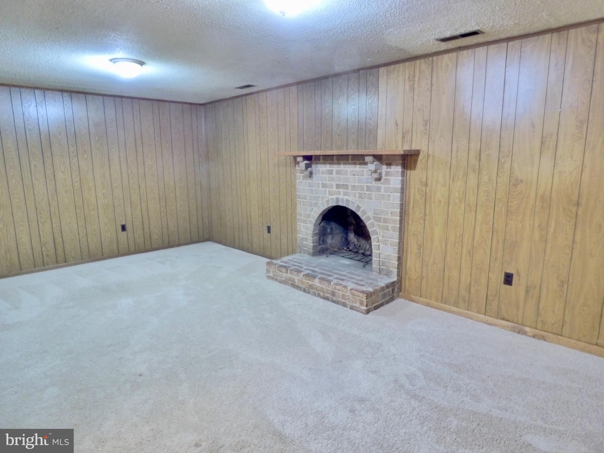 HALLCREST HEIGHTS - Residential Lease