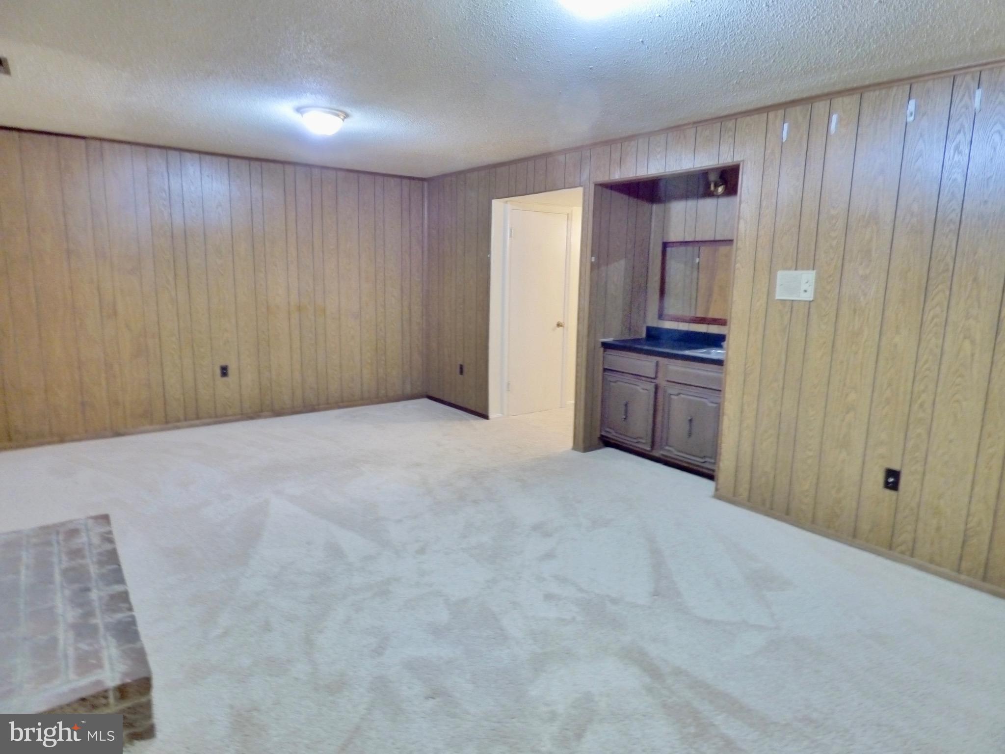 HALLCREST HEIGHTS - Residential Lease