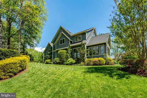 Photo of 1712 Abbey Oak Drive, VIENNA, VA 22182 (MLS # VAFX2301014)