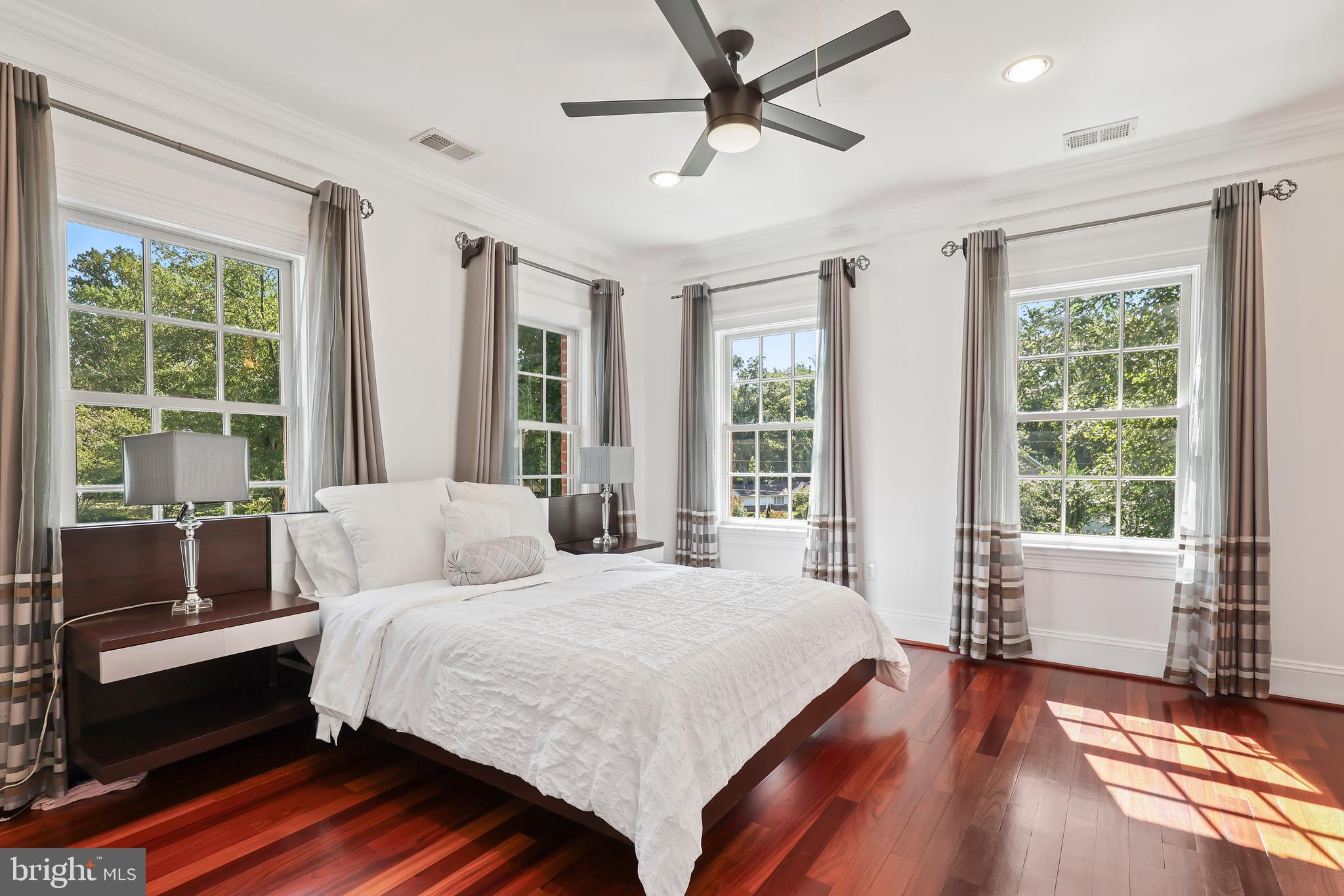 ANNANDALE ACRES - Residential