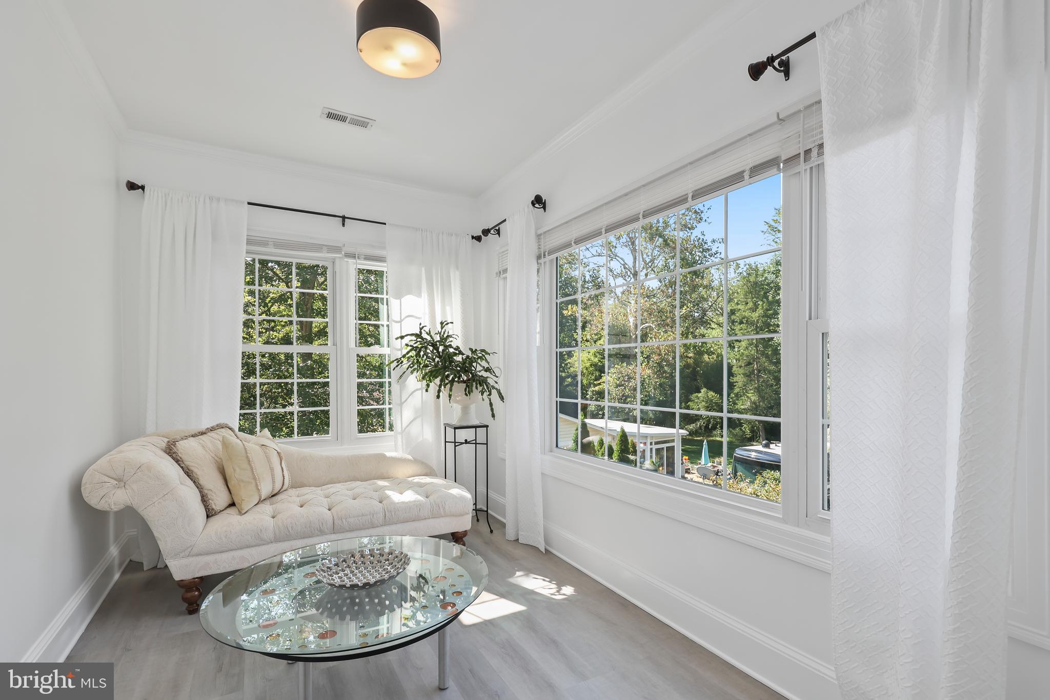 ANNANDALE ACRES - Residential