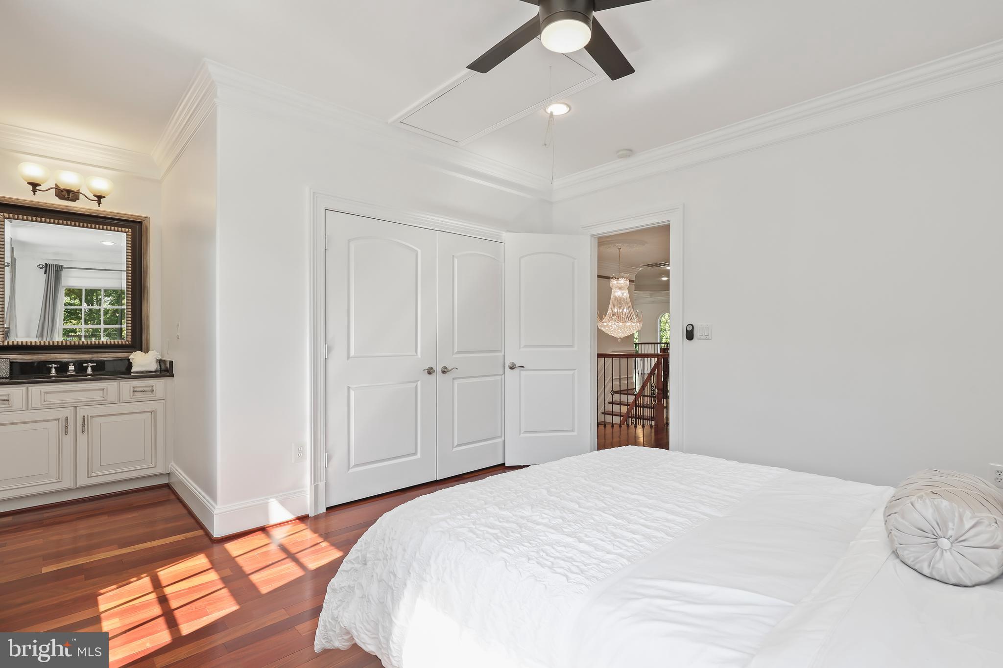 ANNANDALE ACRES - Residential