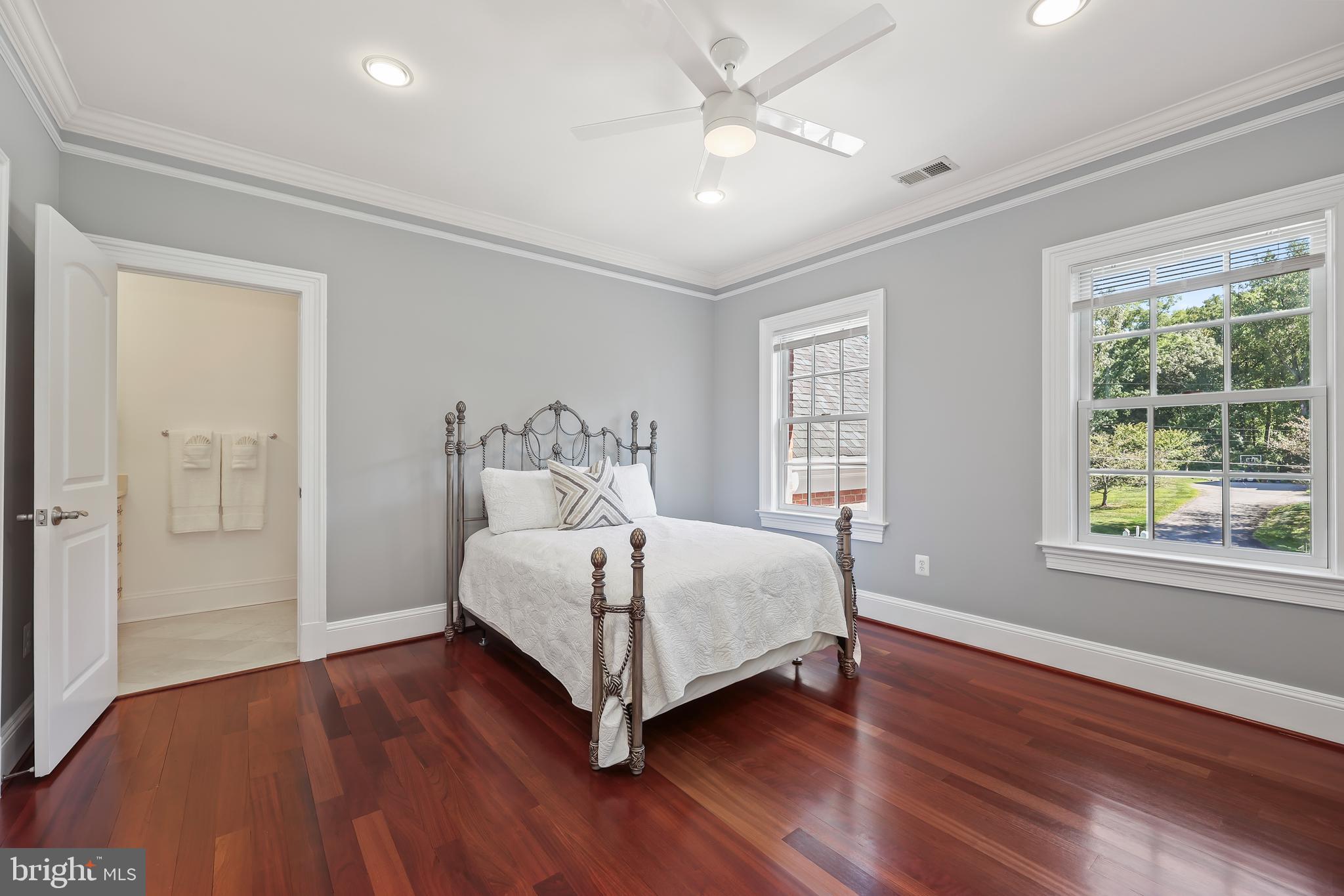 ANNANDALE ACRES - Residential