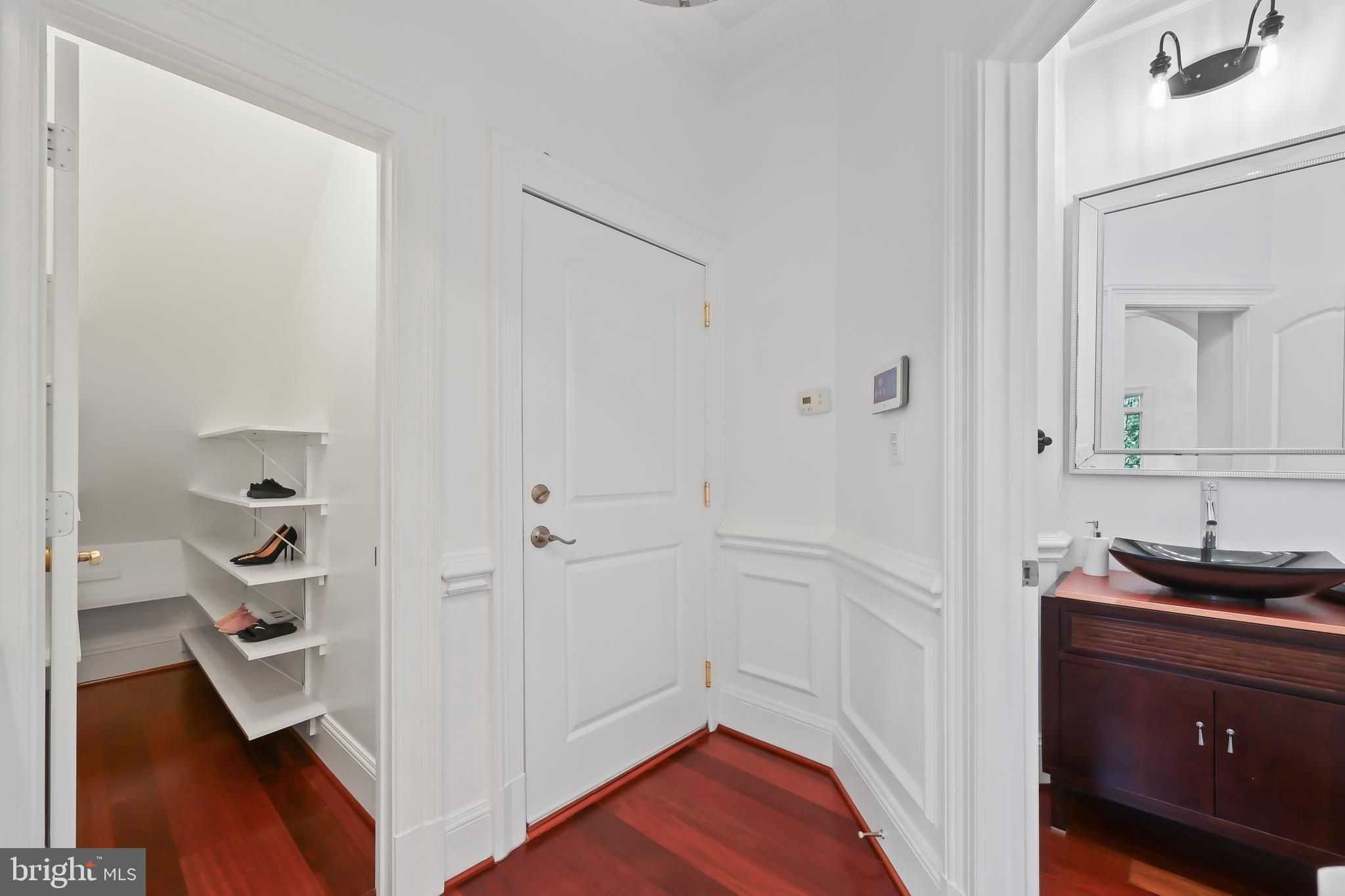 ANNANDALE ACRES - Residential