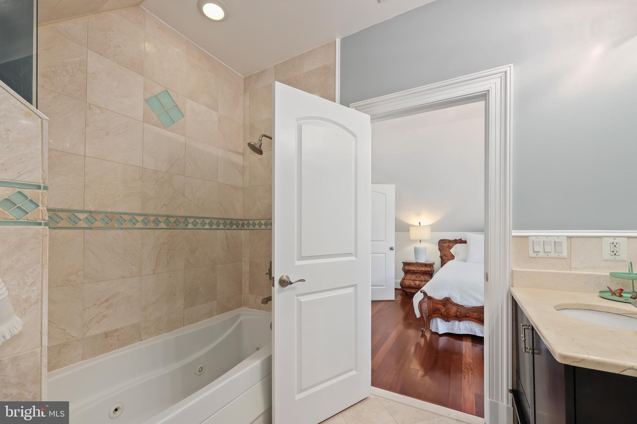 ANNANDALE ACRES - Residential