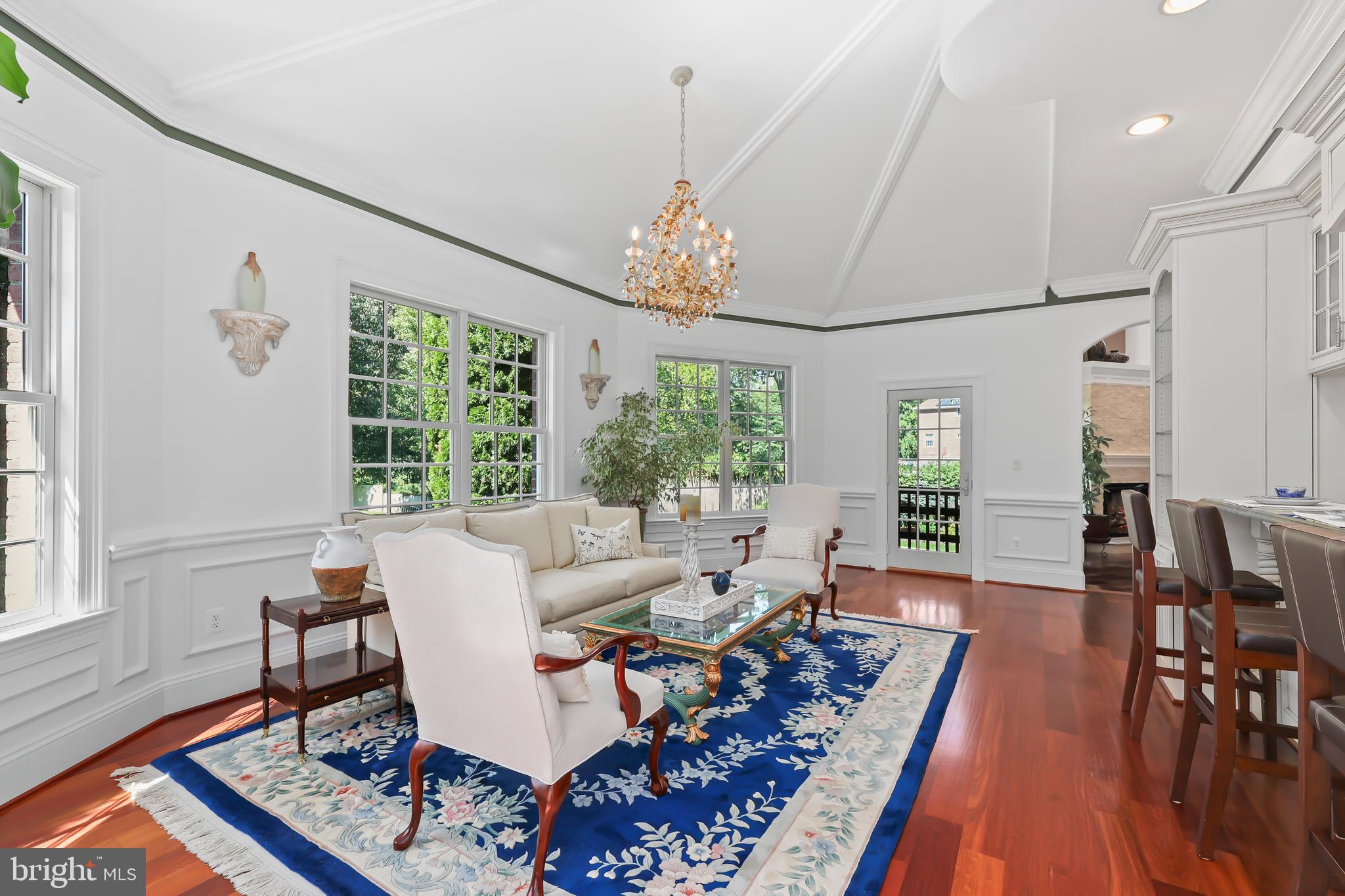 ANNANDALE ACRES - Residential