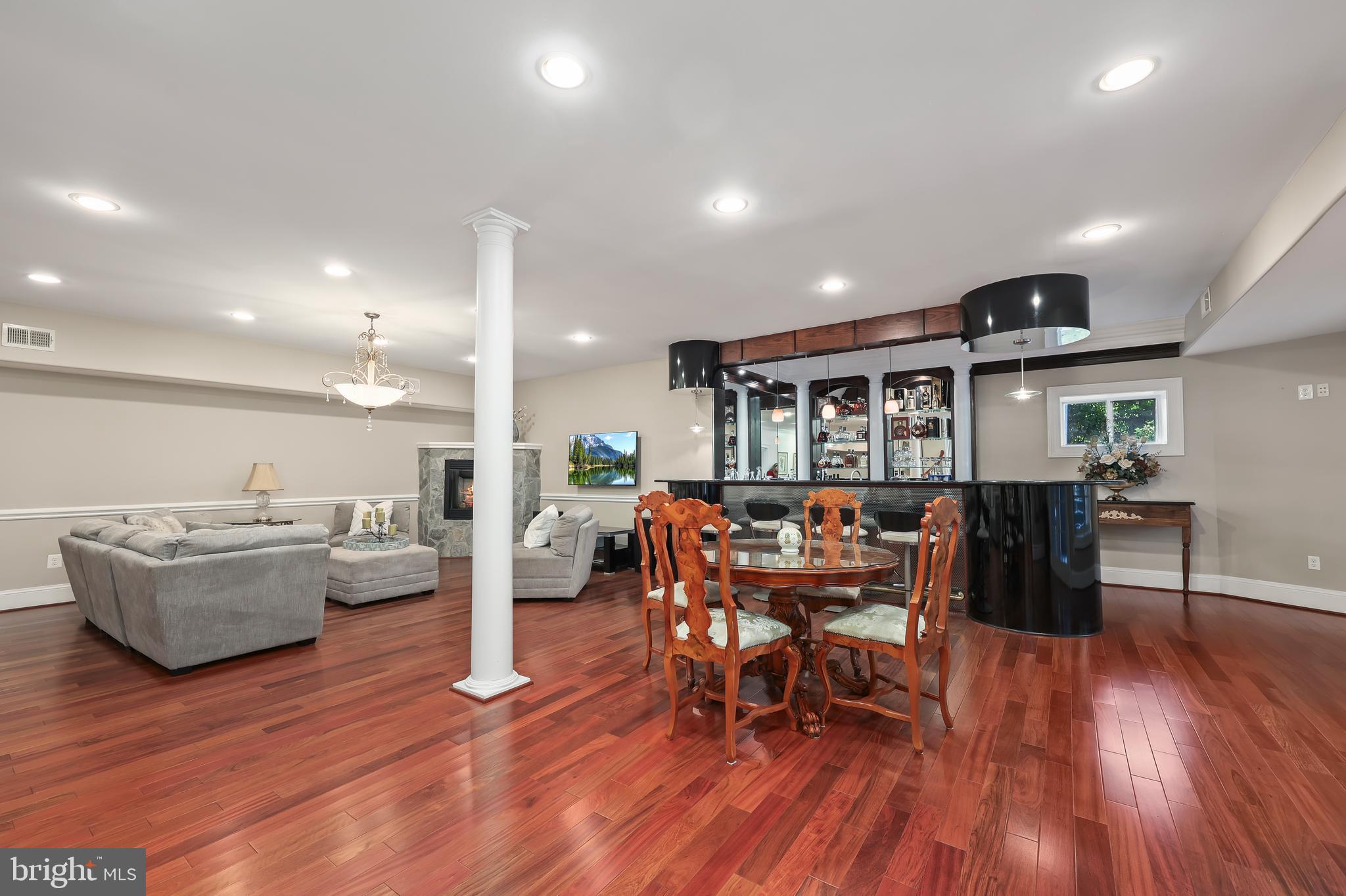 ANNANDALE ACRES - Residential