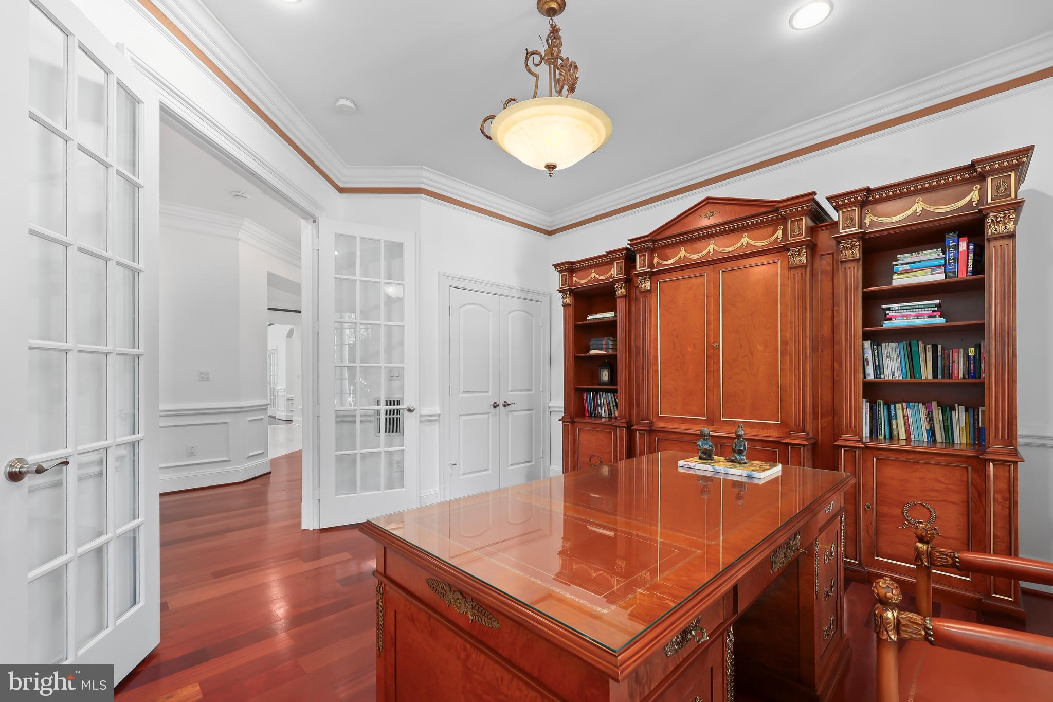 ANNANDALE ACRES - Residential