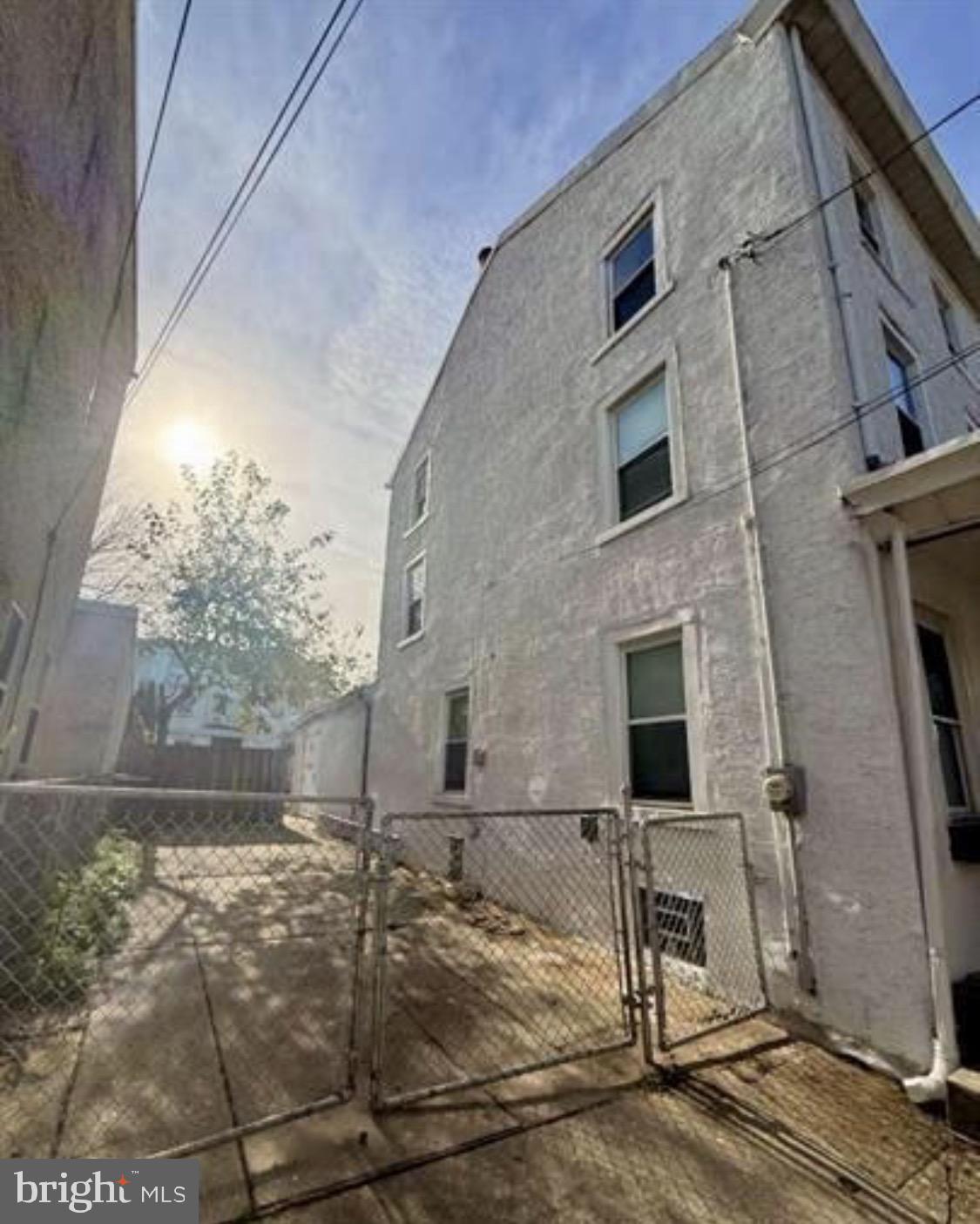 193 DUPONT STREET
