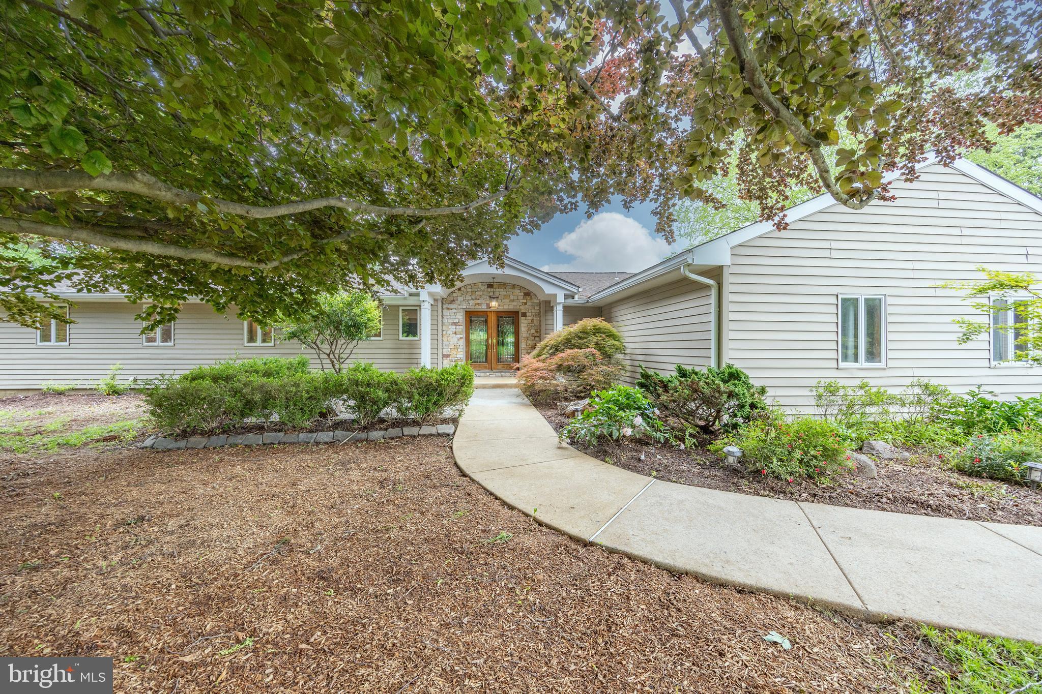 1004 GENERAL STEVENS DRIVE