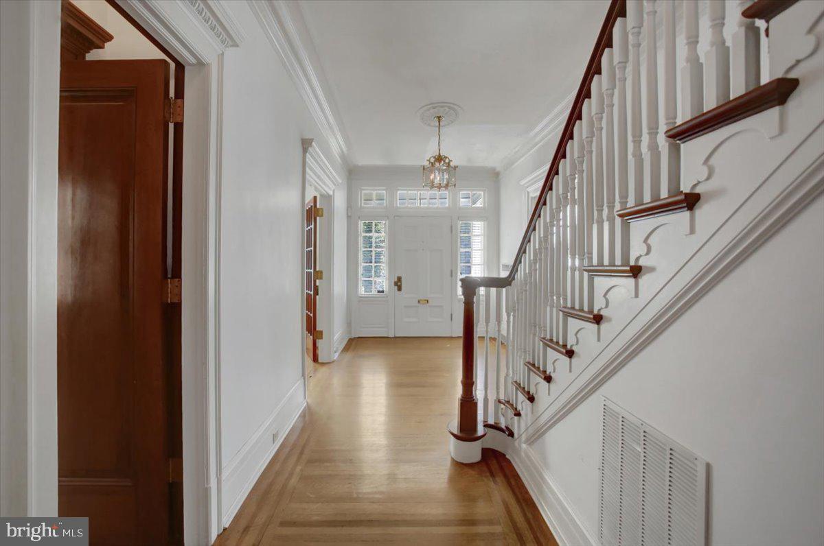 307 W W KING STREET