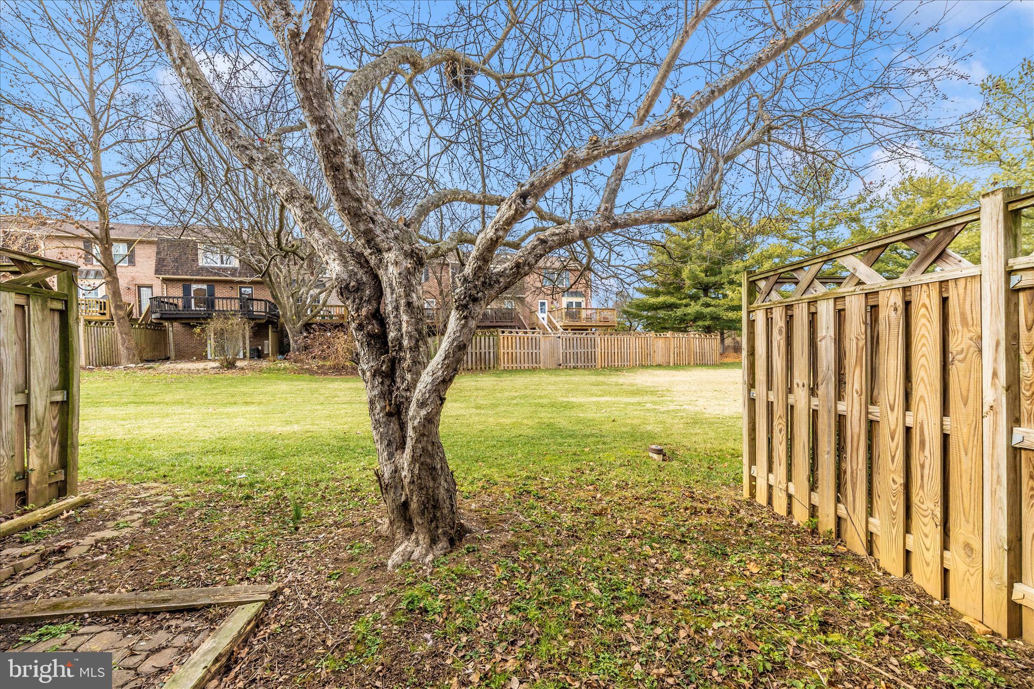 WATERSIDE - Residential