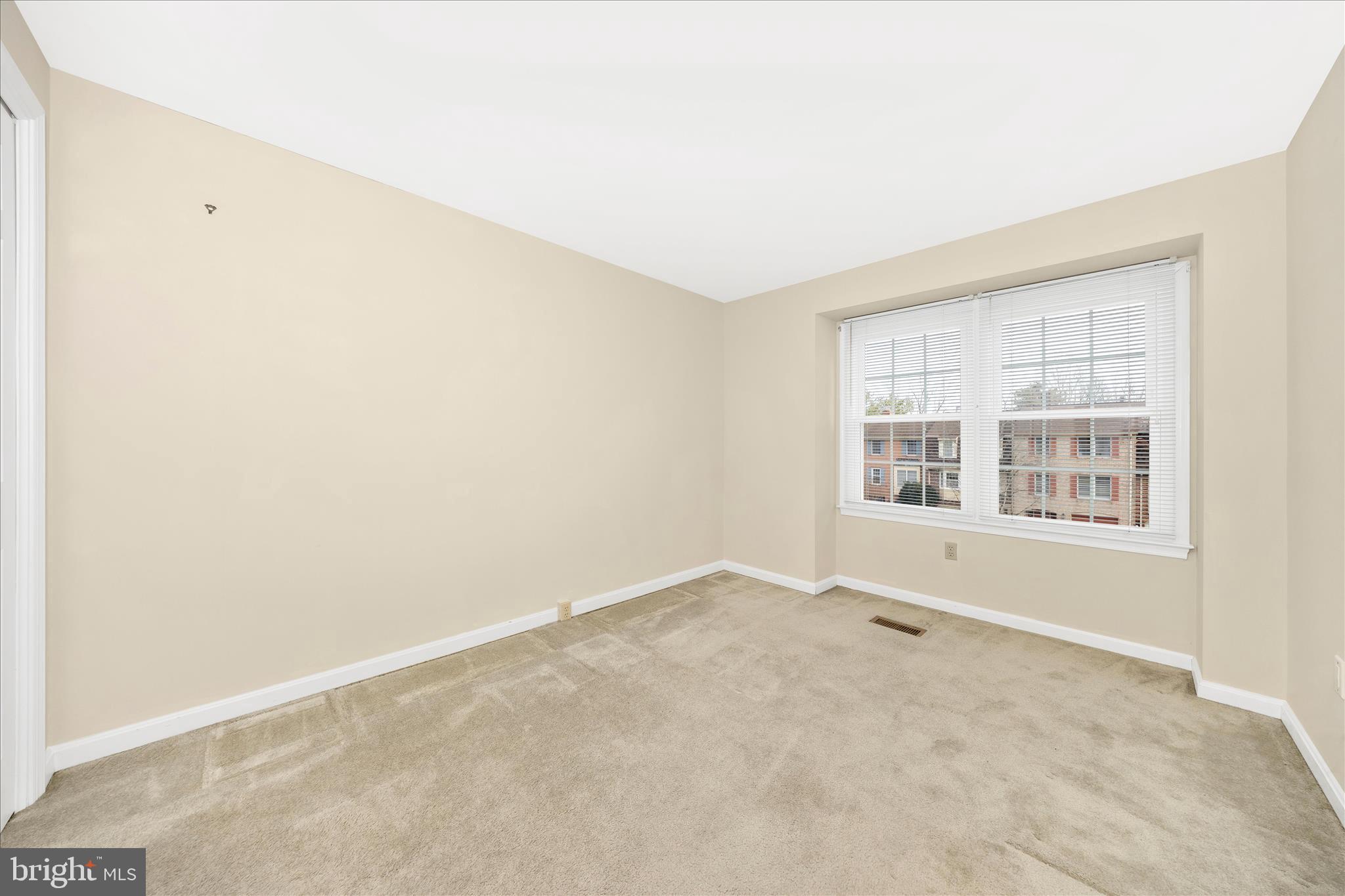 WATERSIDE - Residential