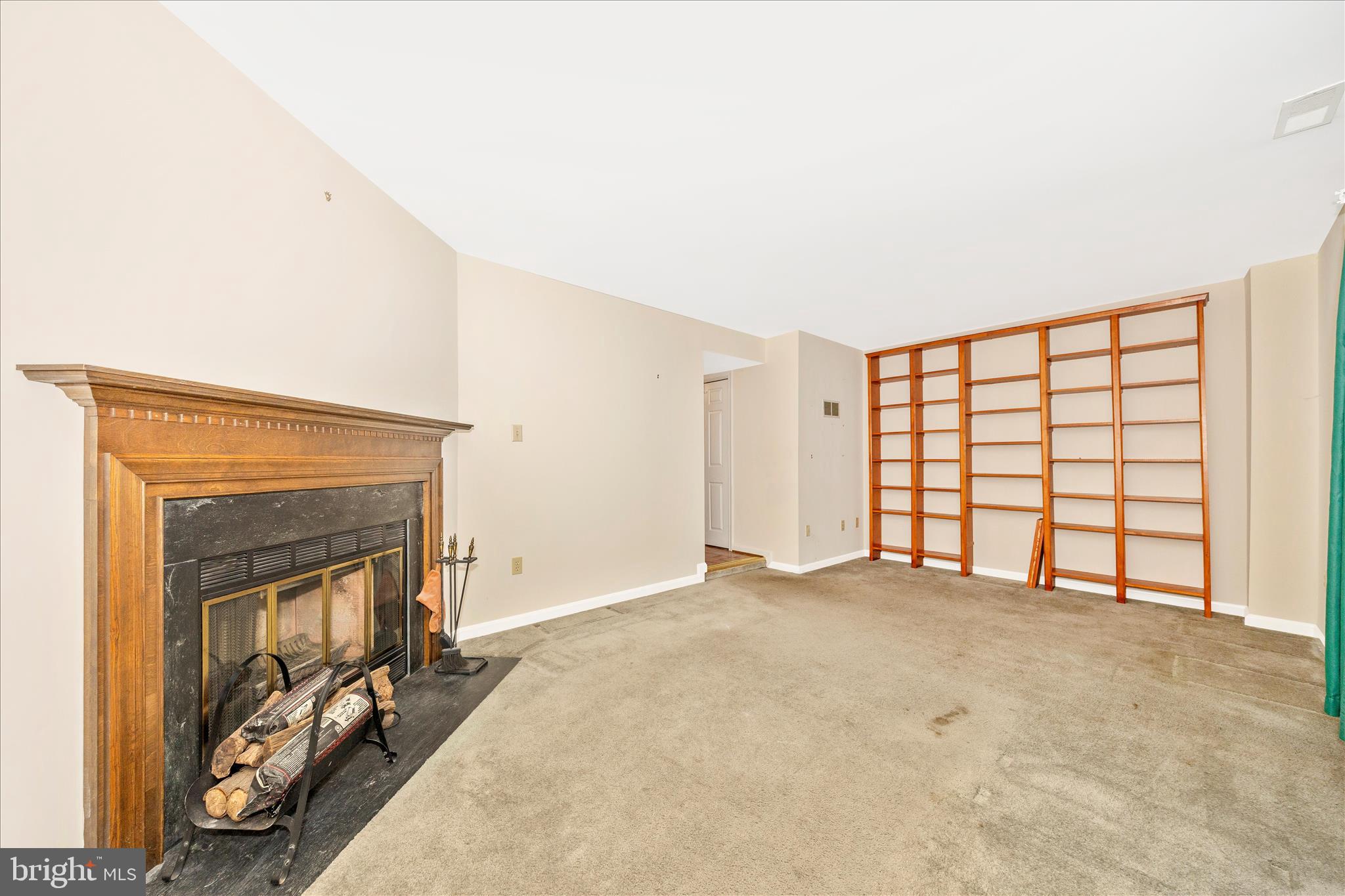 WATERSIDE - Residential