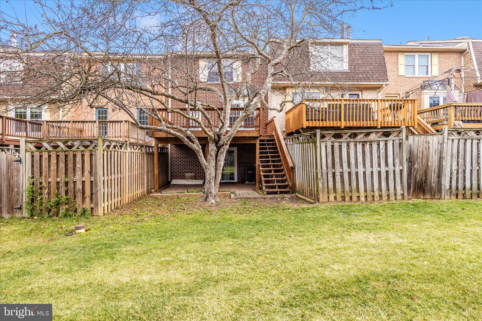 WATERSIDE - Residential