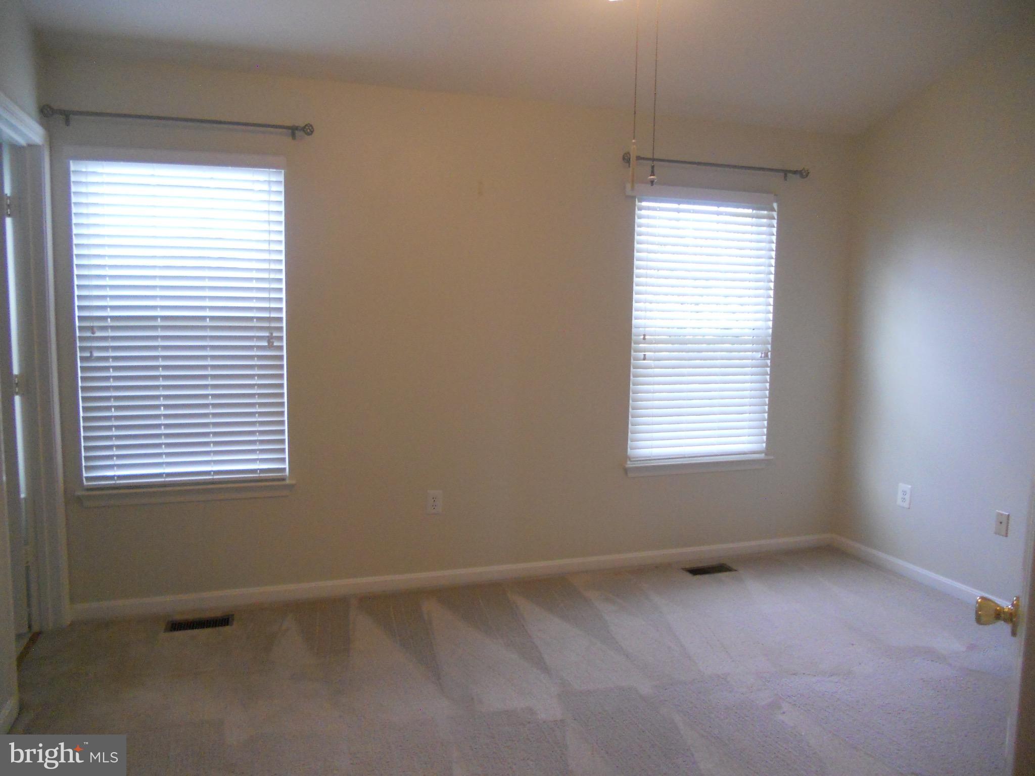 MCNAIR FARMS LANDBAY - Residential Lease