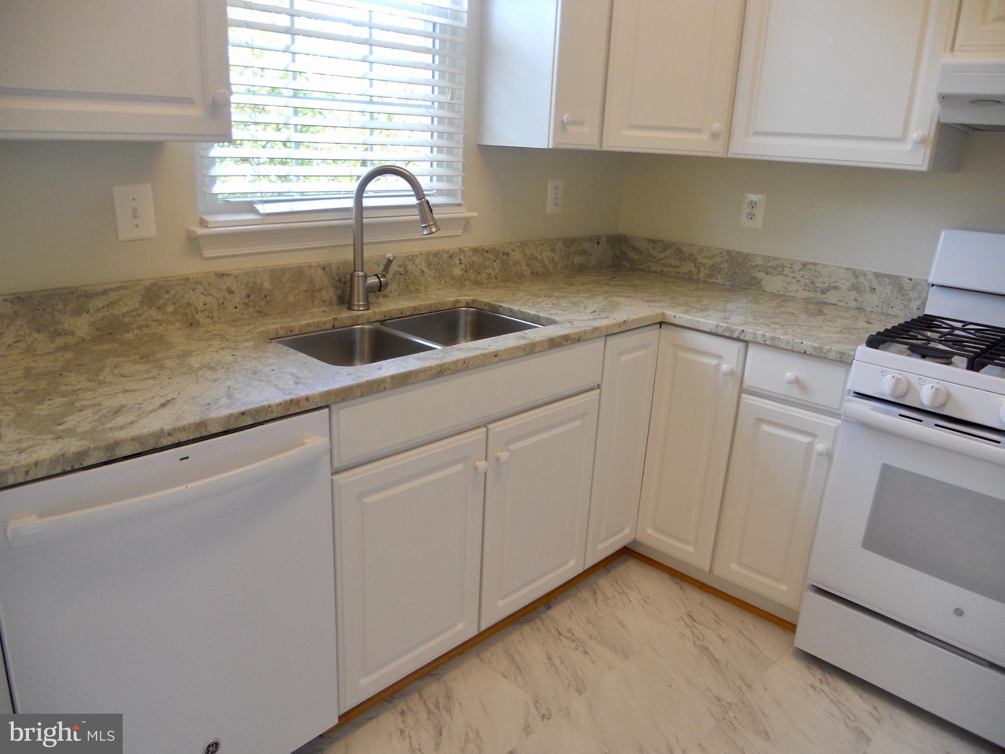 MCNAIR FARMS LANDBAY - Residential Lease
