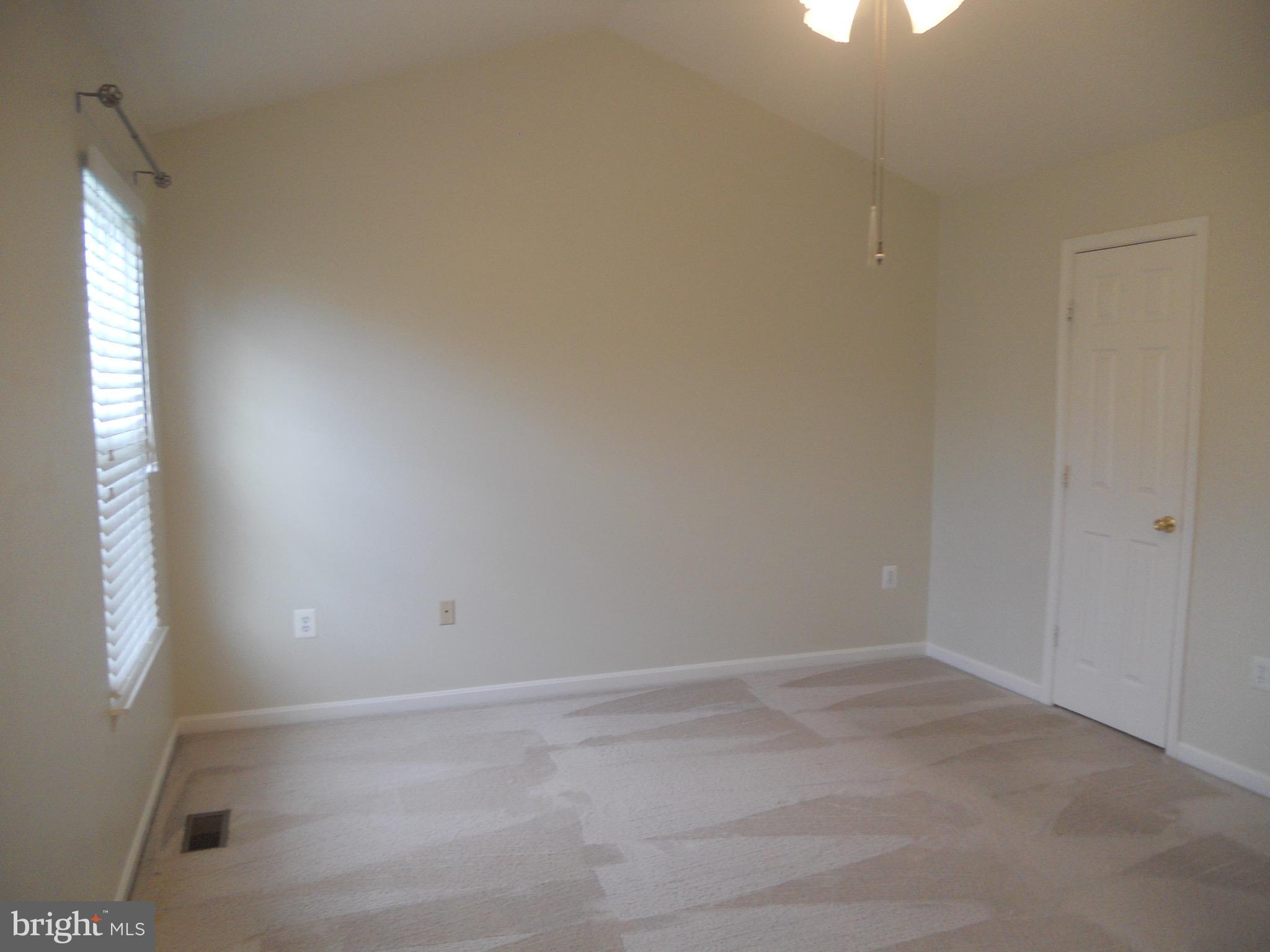 MCNAIR FARMS LANDBAY - Residential Lease
