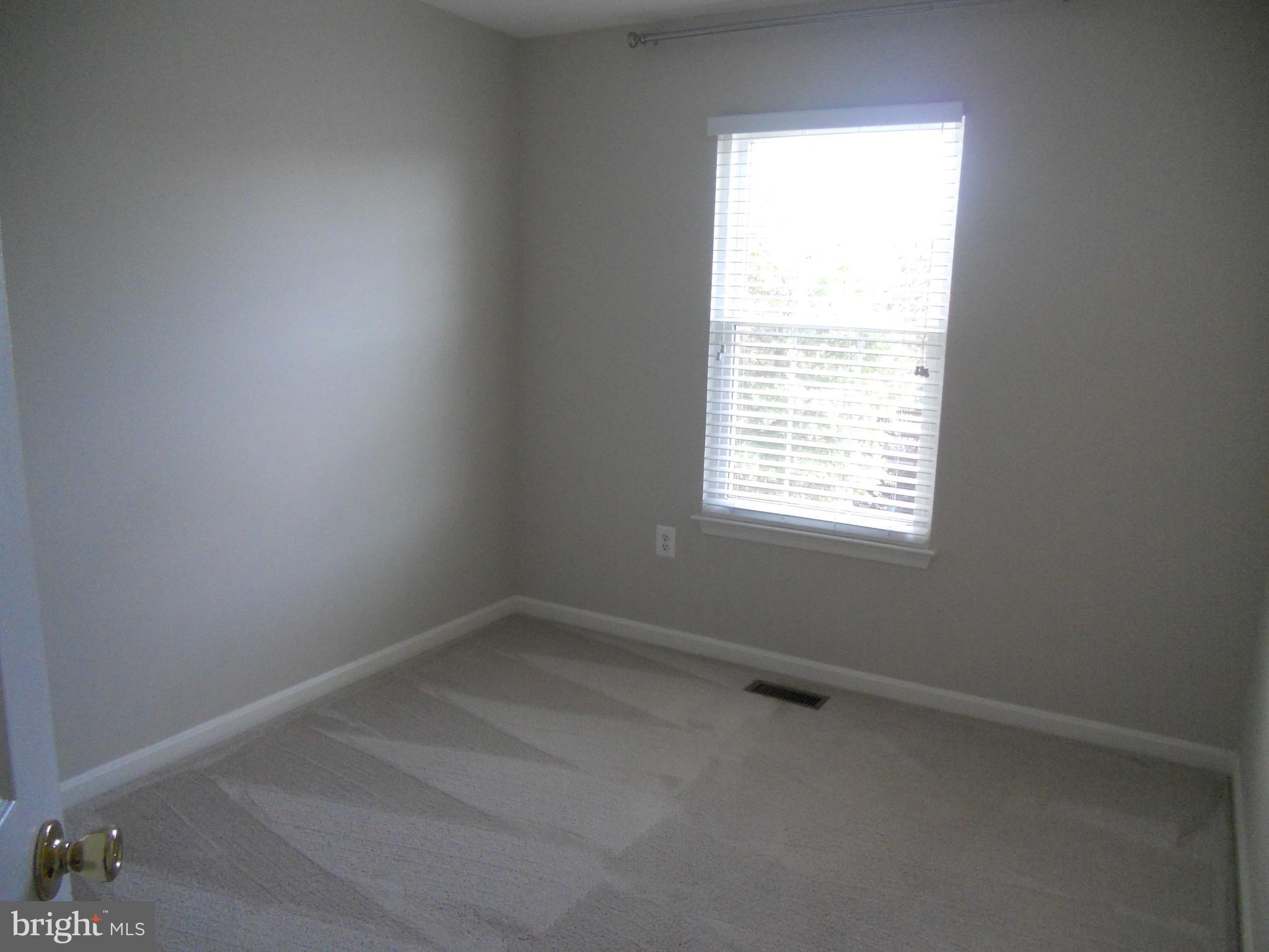 MCNAIR FARMS LANDBAY - Residential Lease