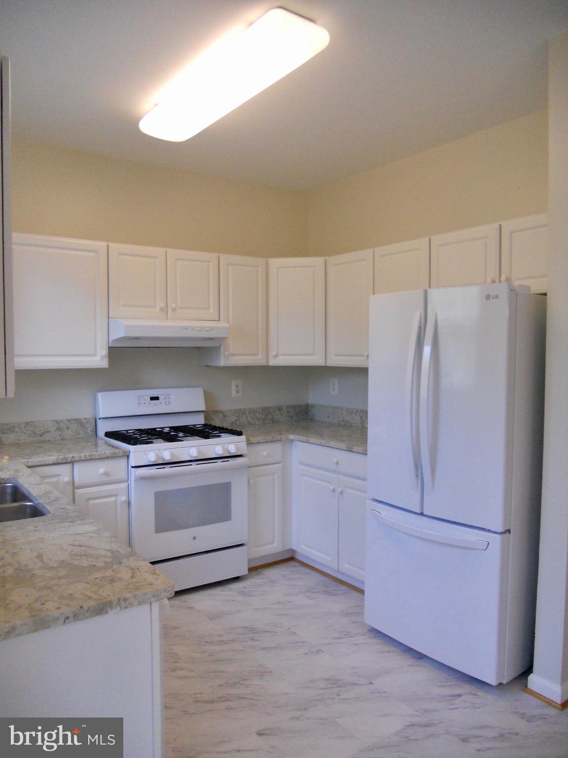 MCNAIR FARMS LANDBAY - Residential Lease