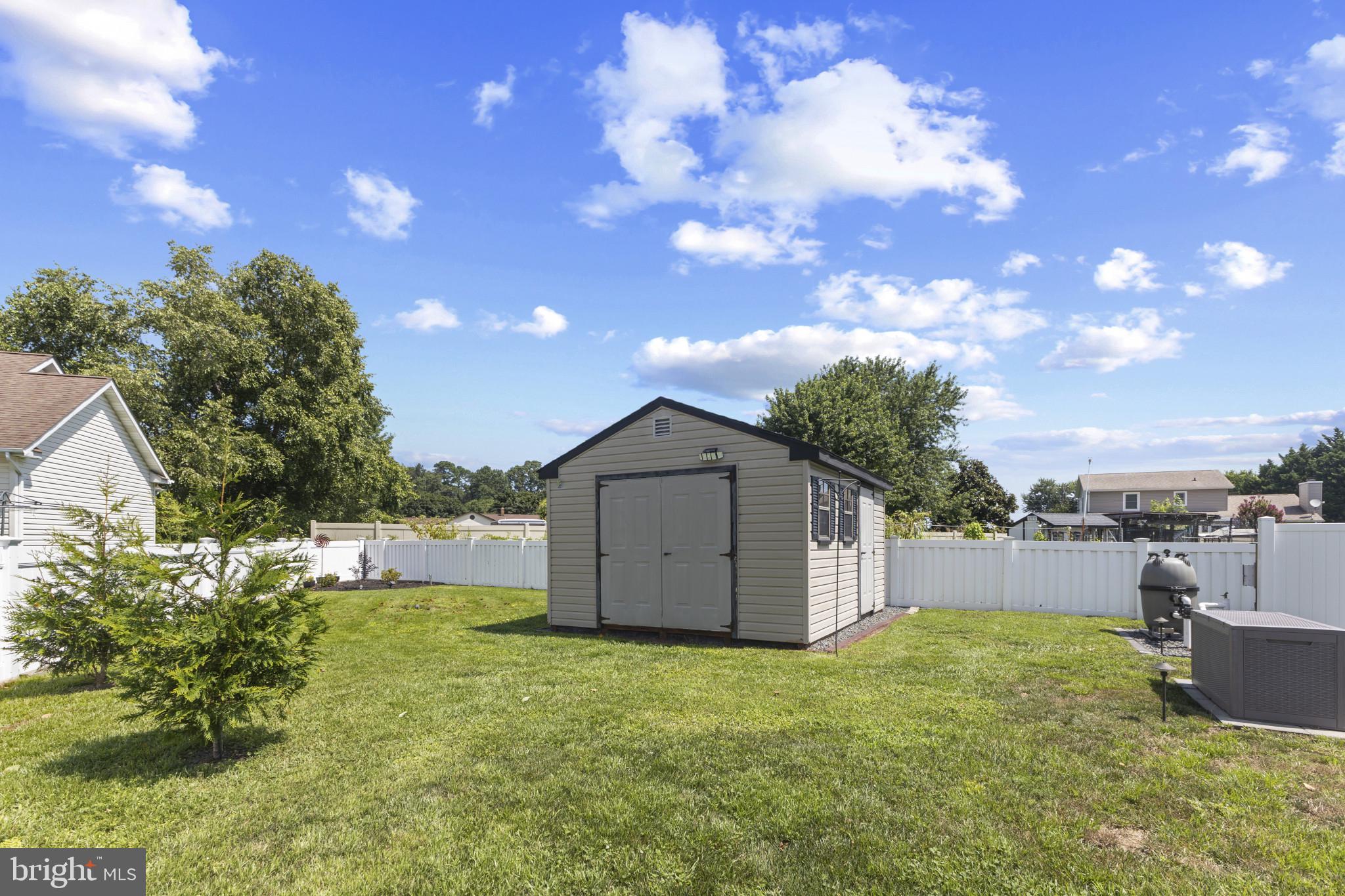 BENTONS PLEASURE - Residential