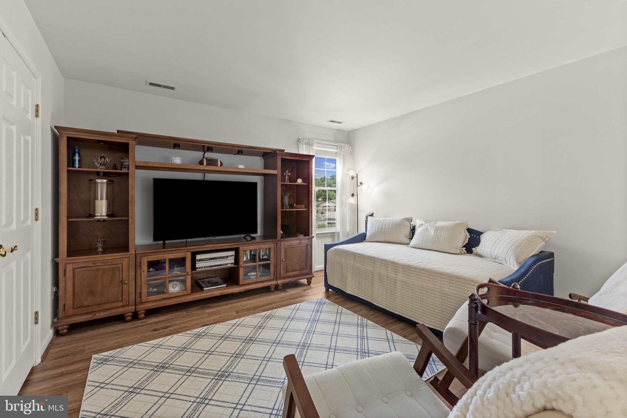 BENTONS PLEASURE - Residential