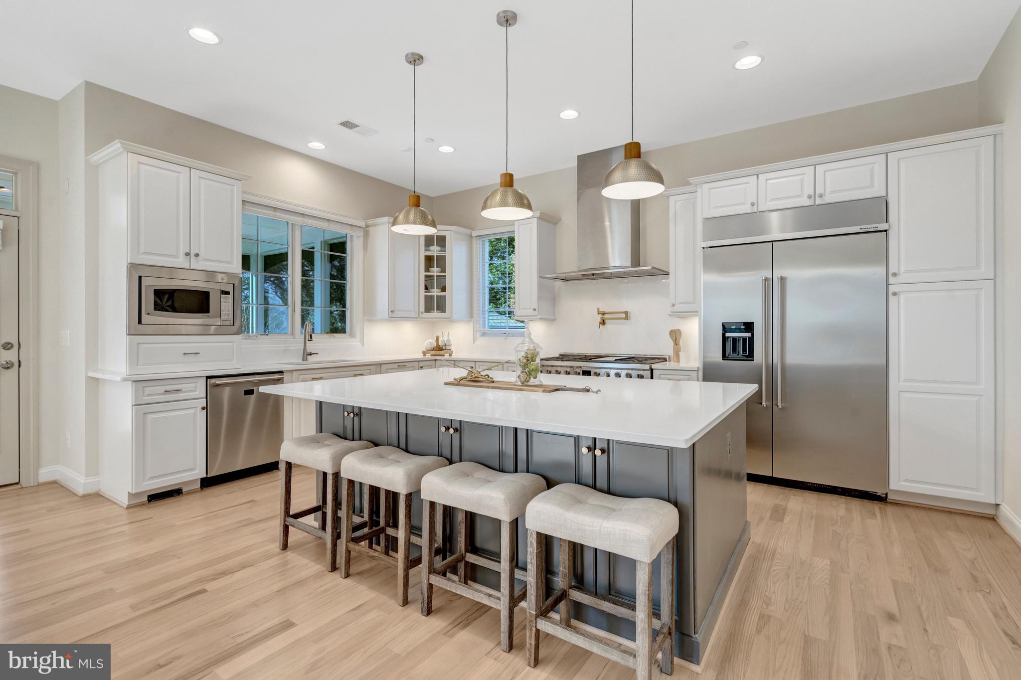 SALONA VILLAGE - Residential