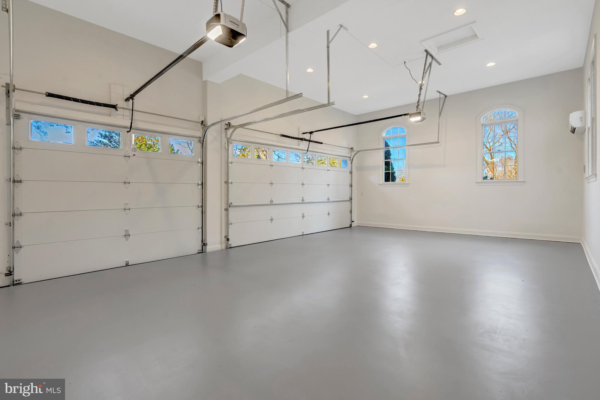 SALONA VILLAGE - Residential