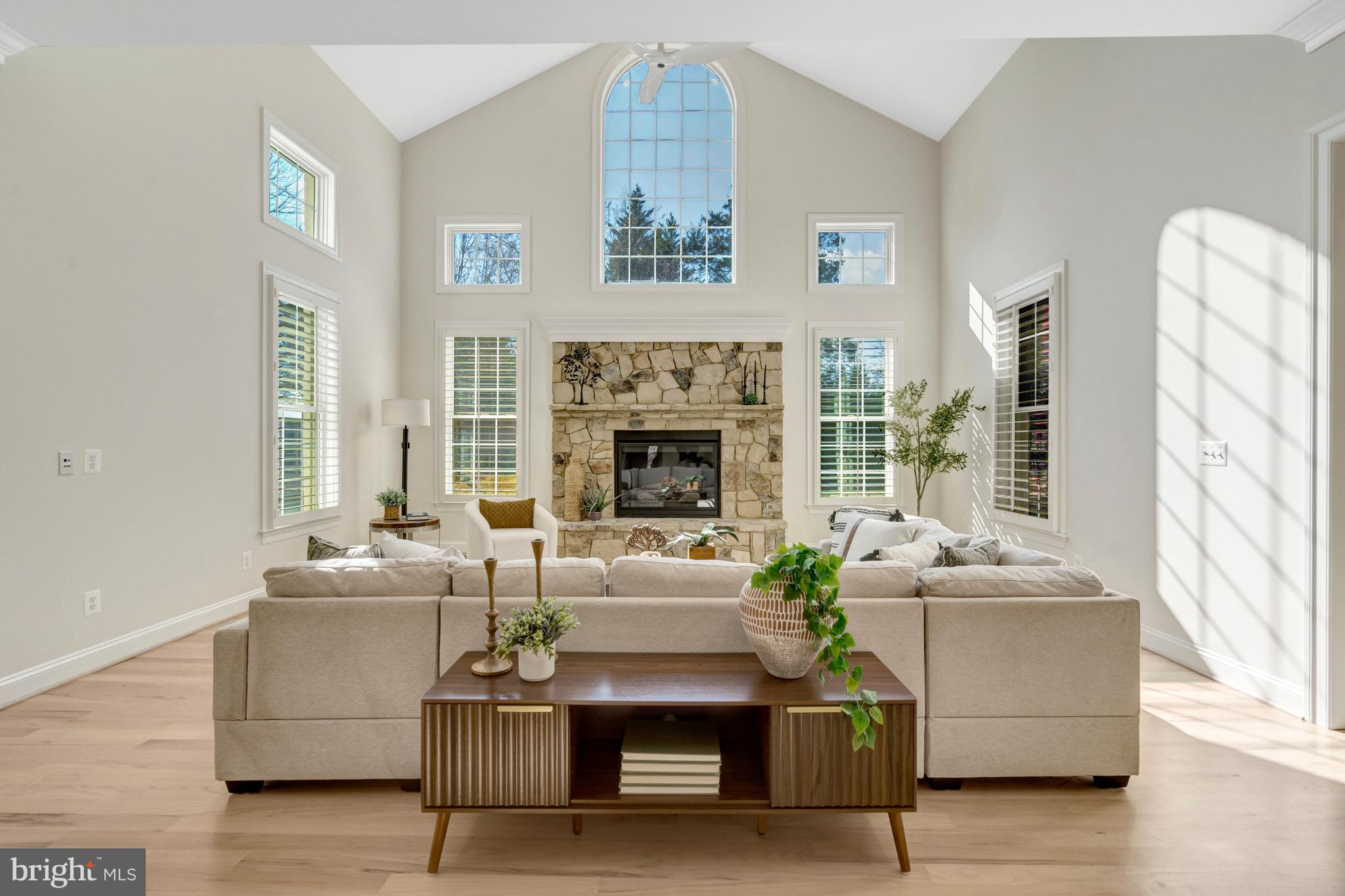 SALONA VILLAGE - Residential