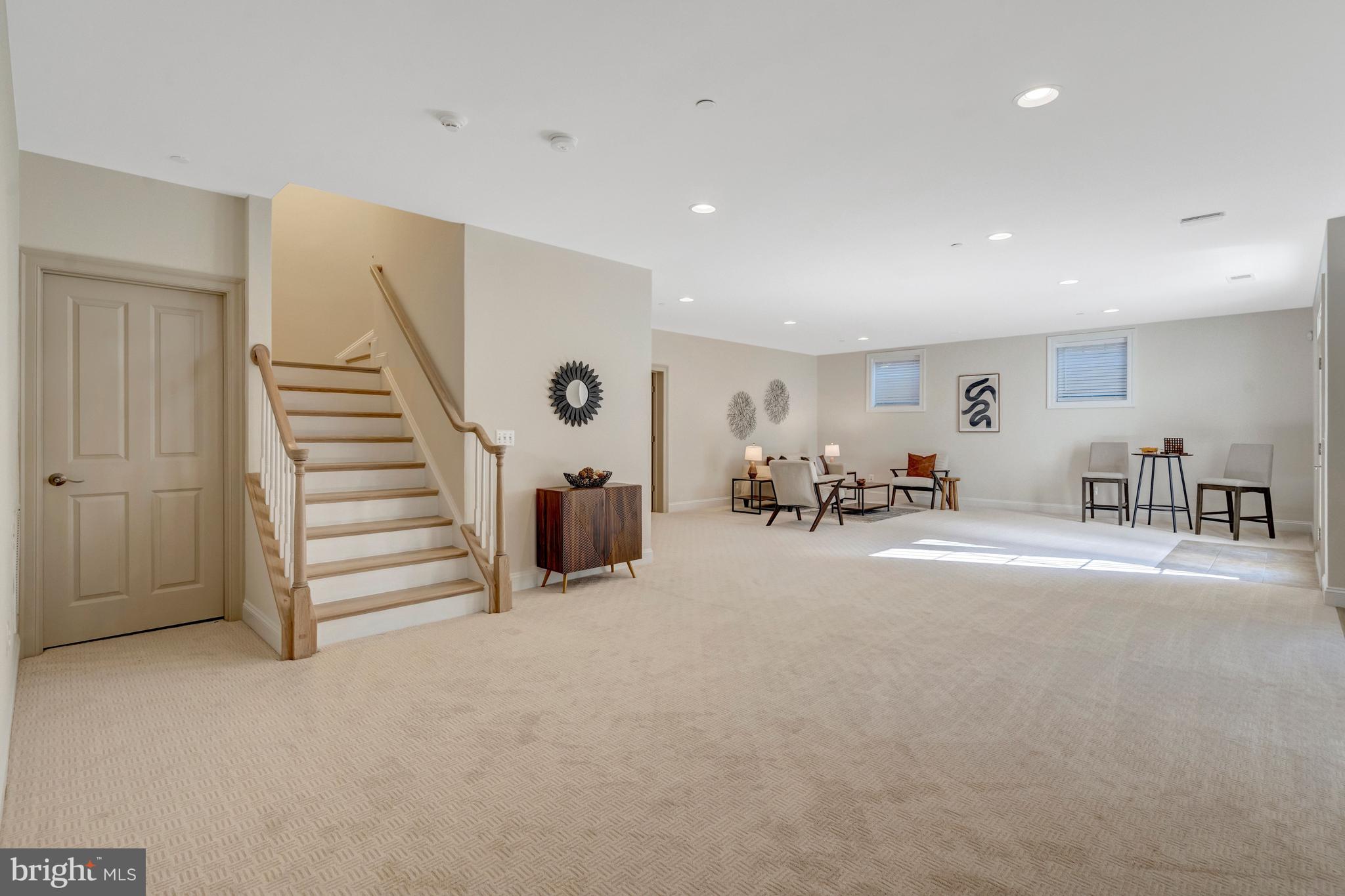 SALONA VILLAGE - Residential