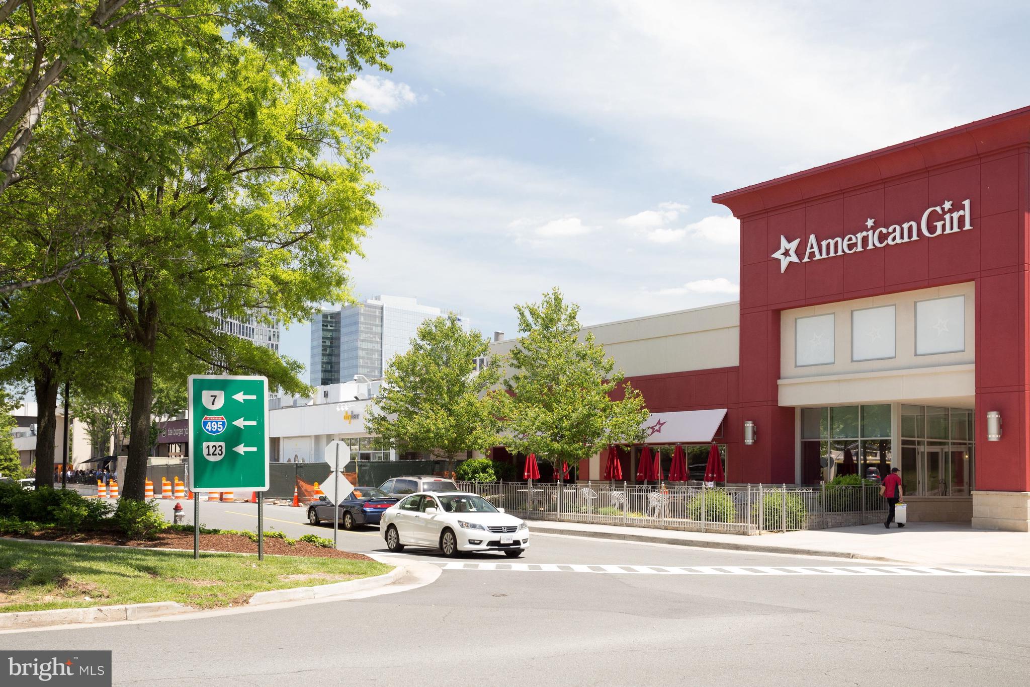 SALONA VILLAGE - Residential