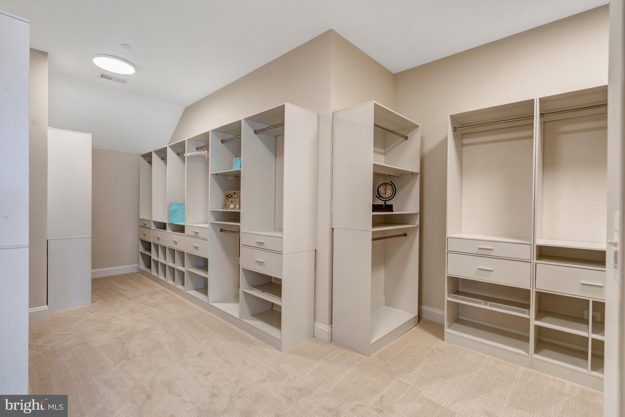 SALONA VILLAGE - Residential