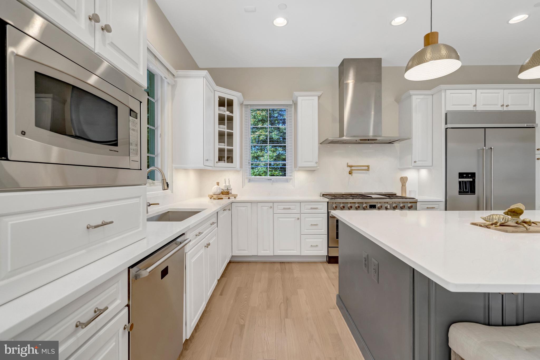 SALONA VILLAGE - Residential