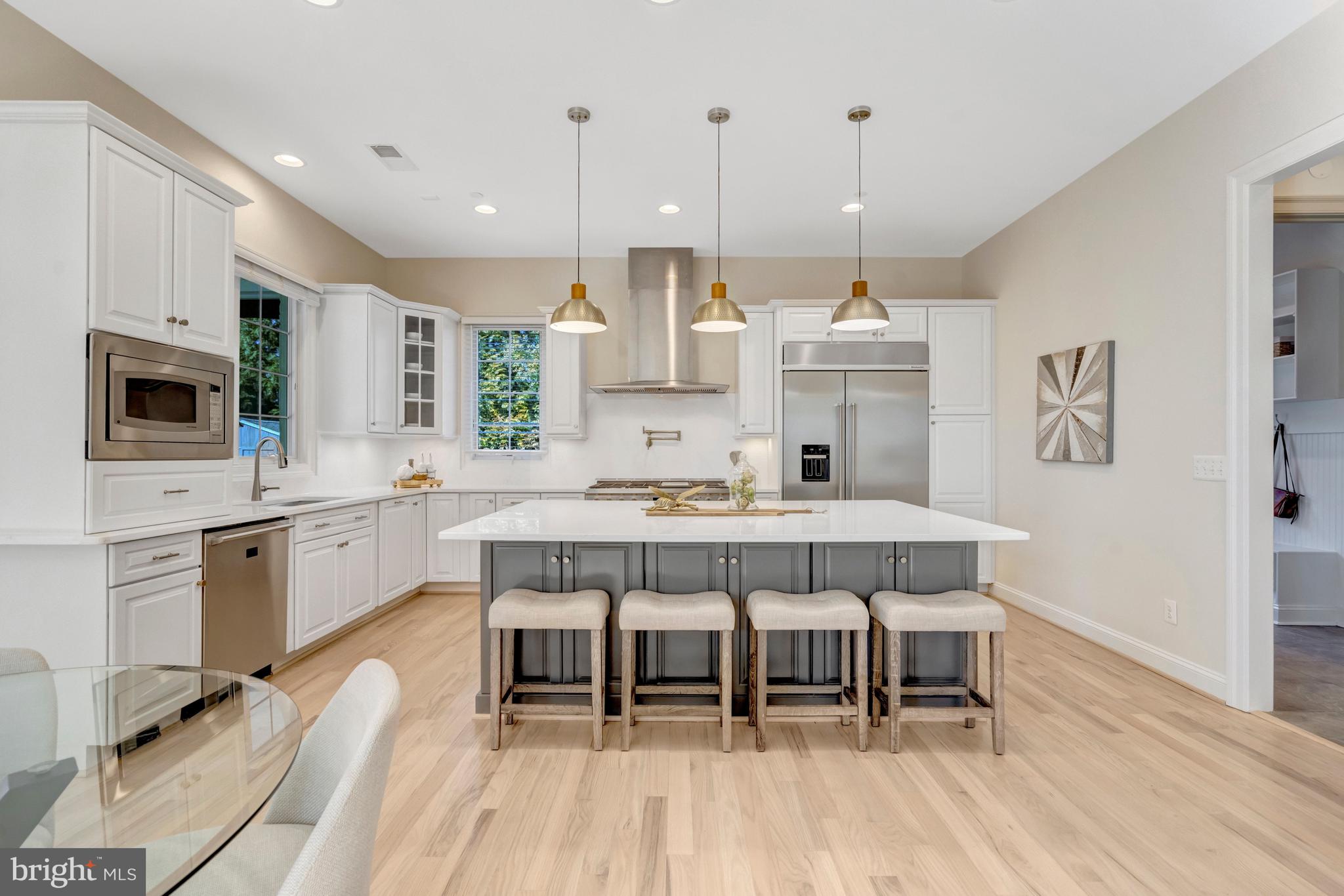 SALONA VILLAGE - Residential