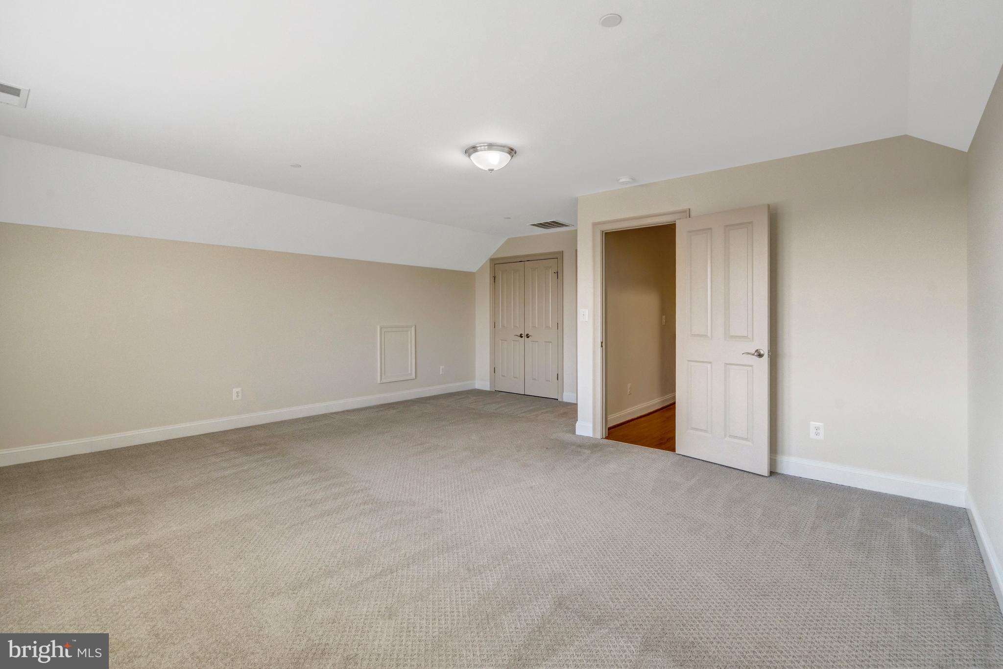 SALONA VILLAGE - Residential