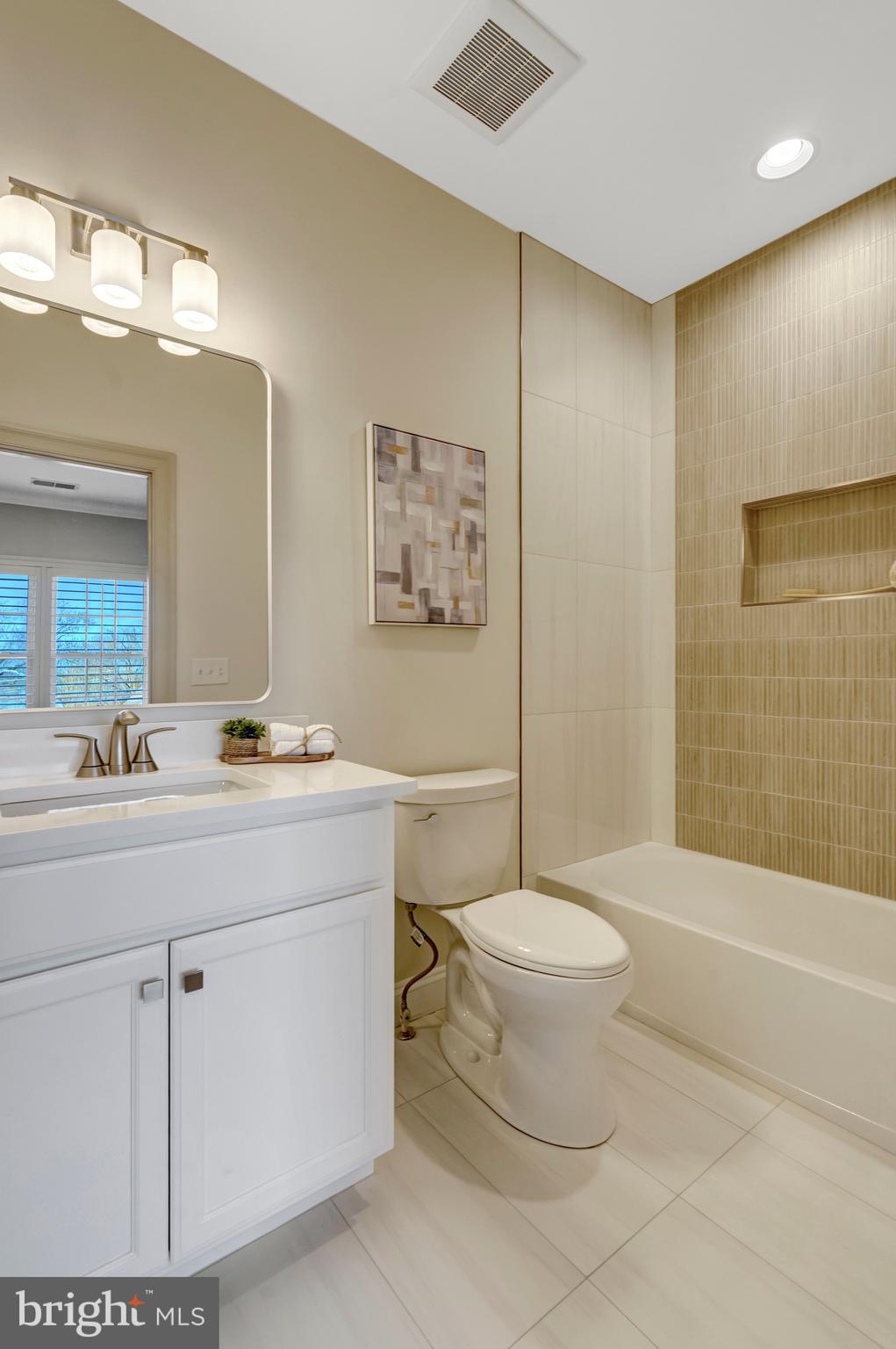 SALONA VILLAGE - Residential