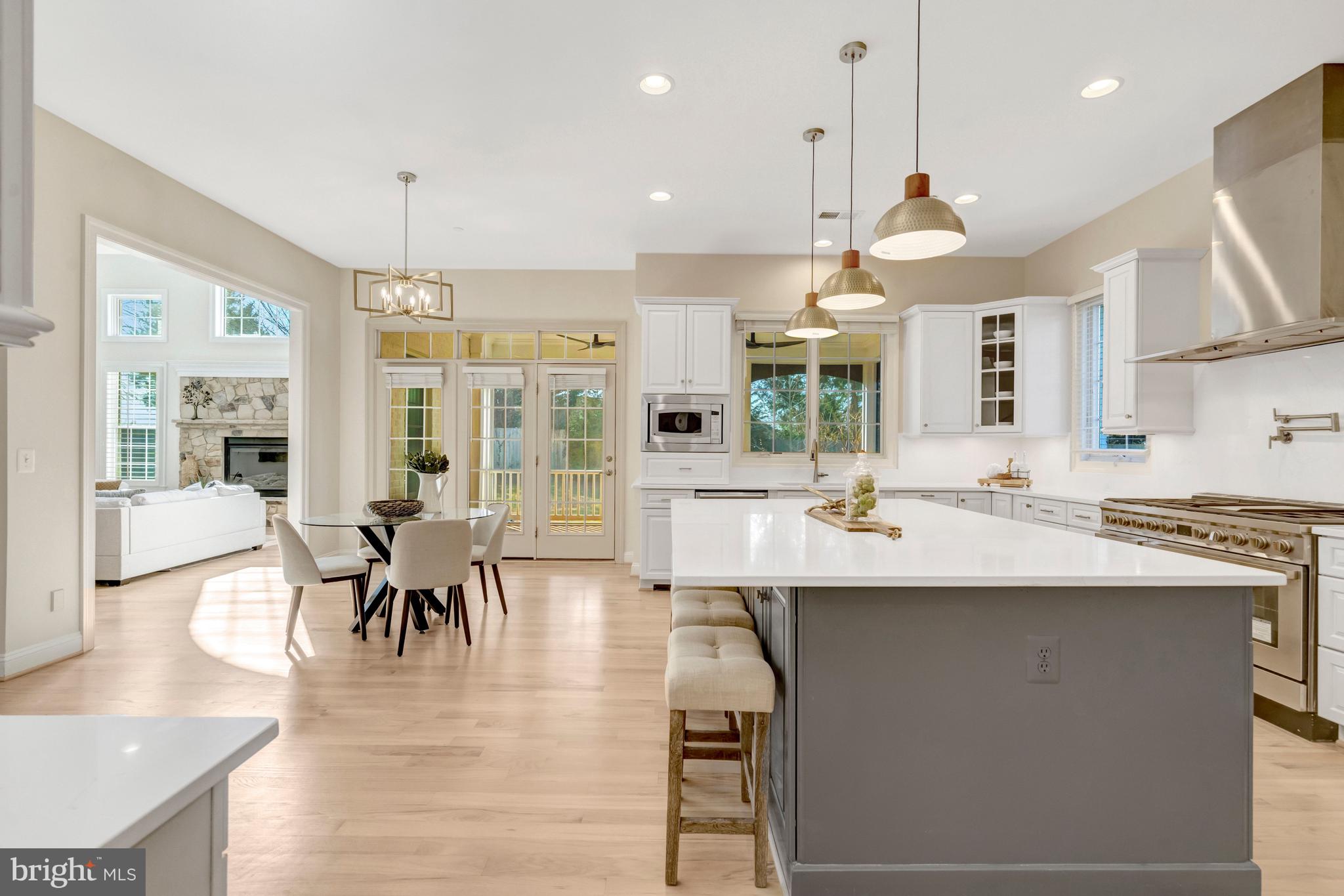 SALONA VILLAGE - Residential