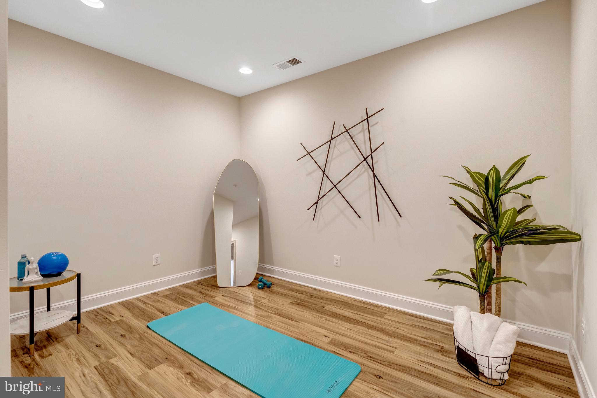 SALONA VILLAGE - Residential