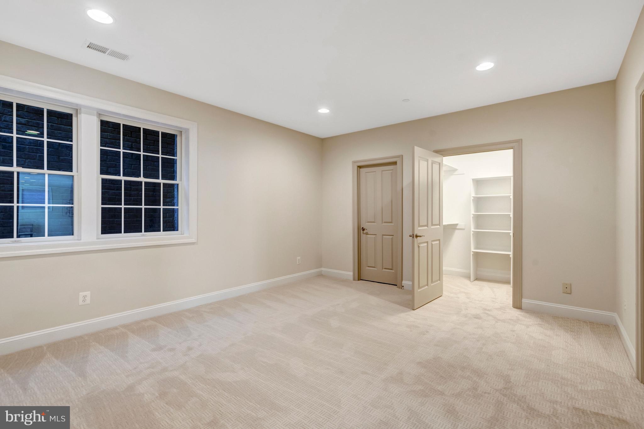 SALONA VILLAGE - Residential