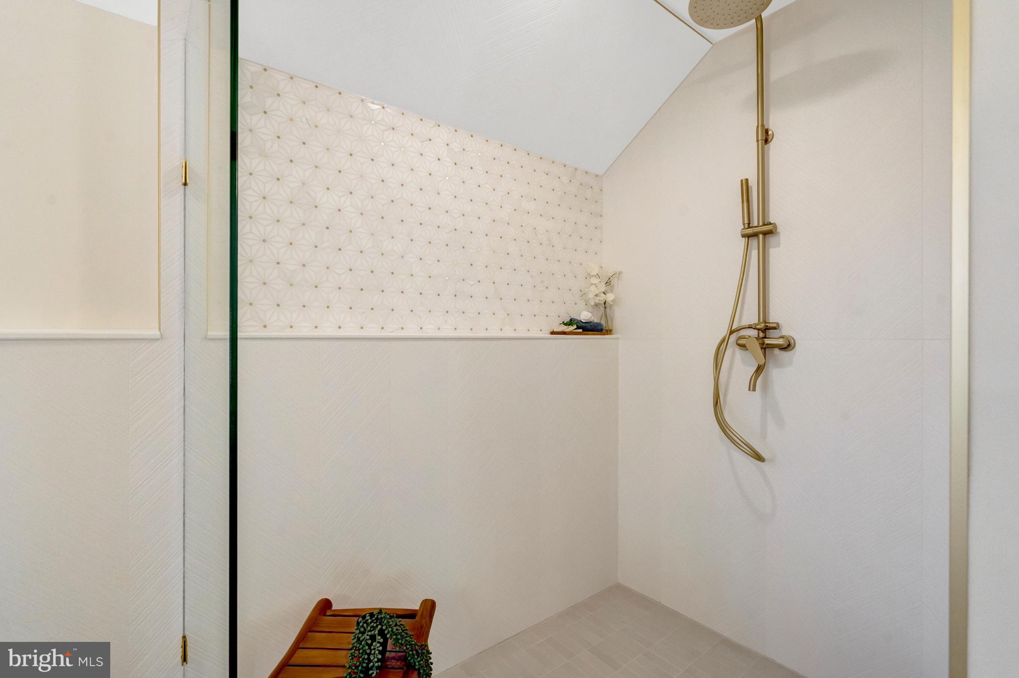 SALONA VILLAGE - Residential