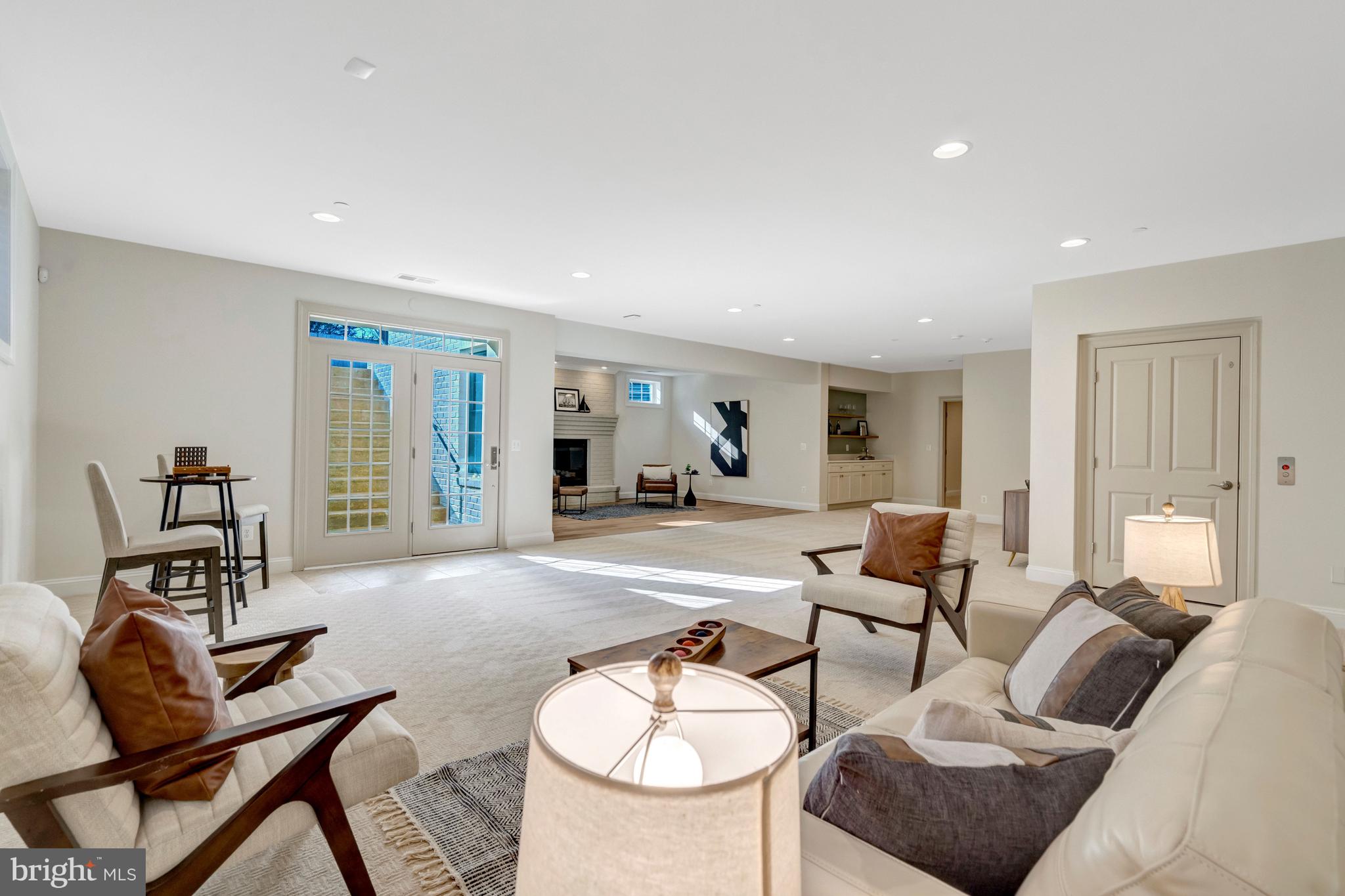 SALONA VILLAGE - Residential