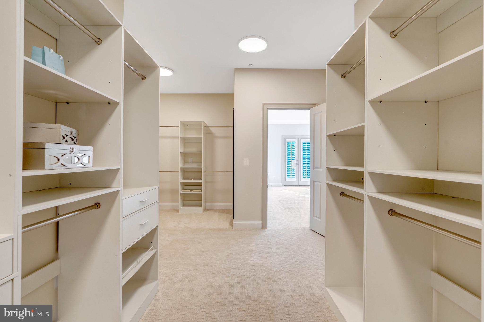 SALONA VILLAGE - Residential