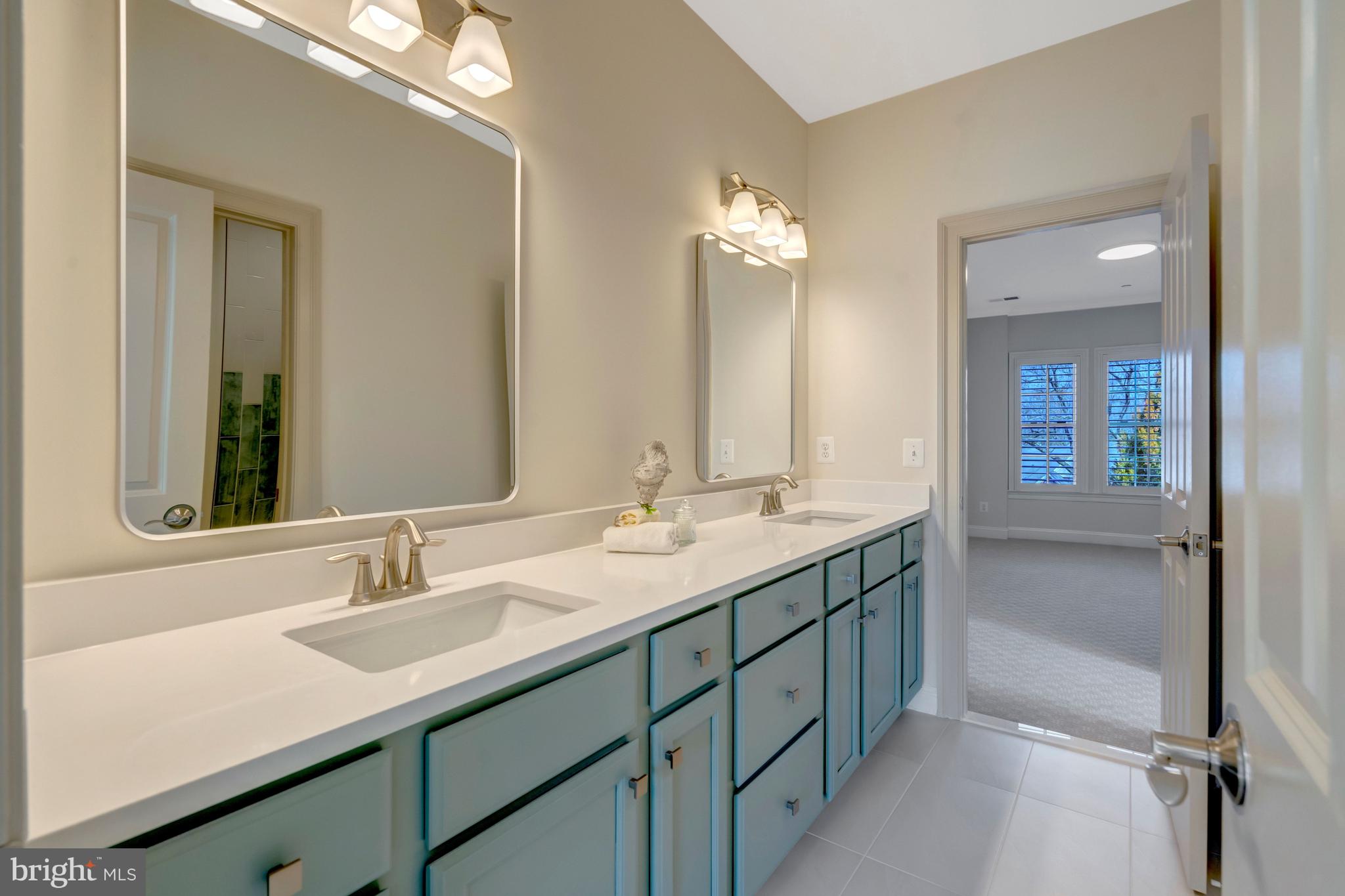 SALONA VILLAGE - Residential